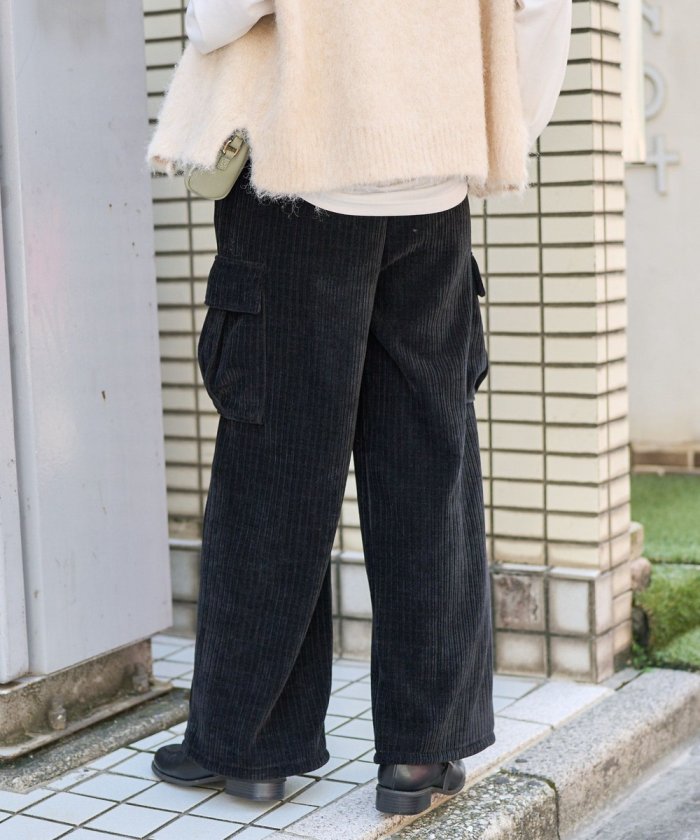 剪裁燈芯絨工裝褲