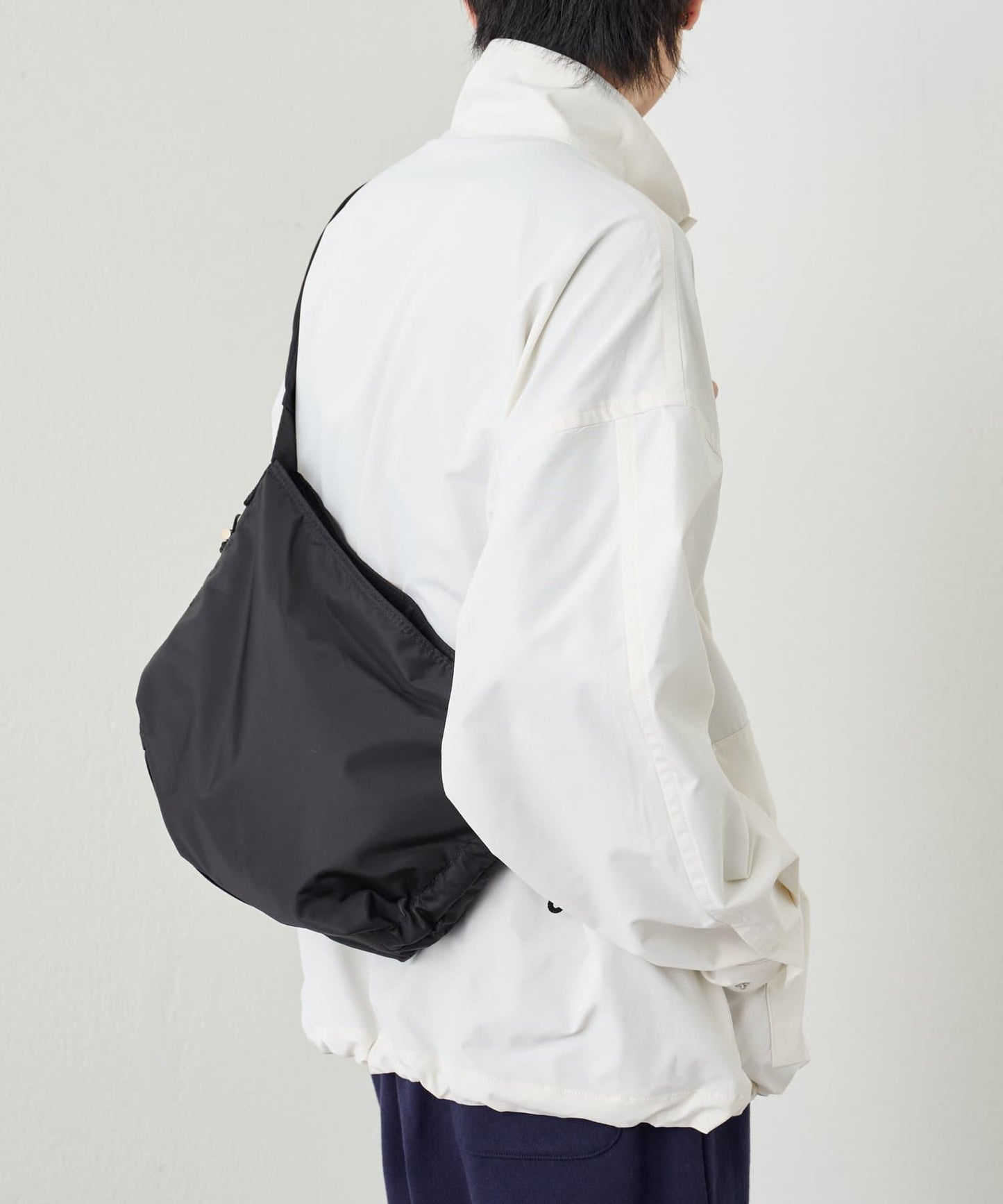 合成尼龍褶皺肩揹包