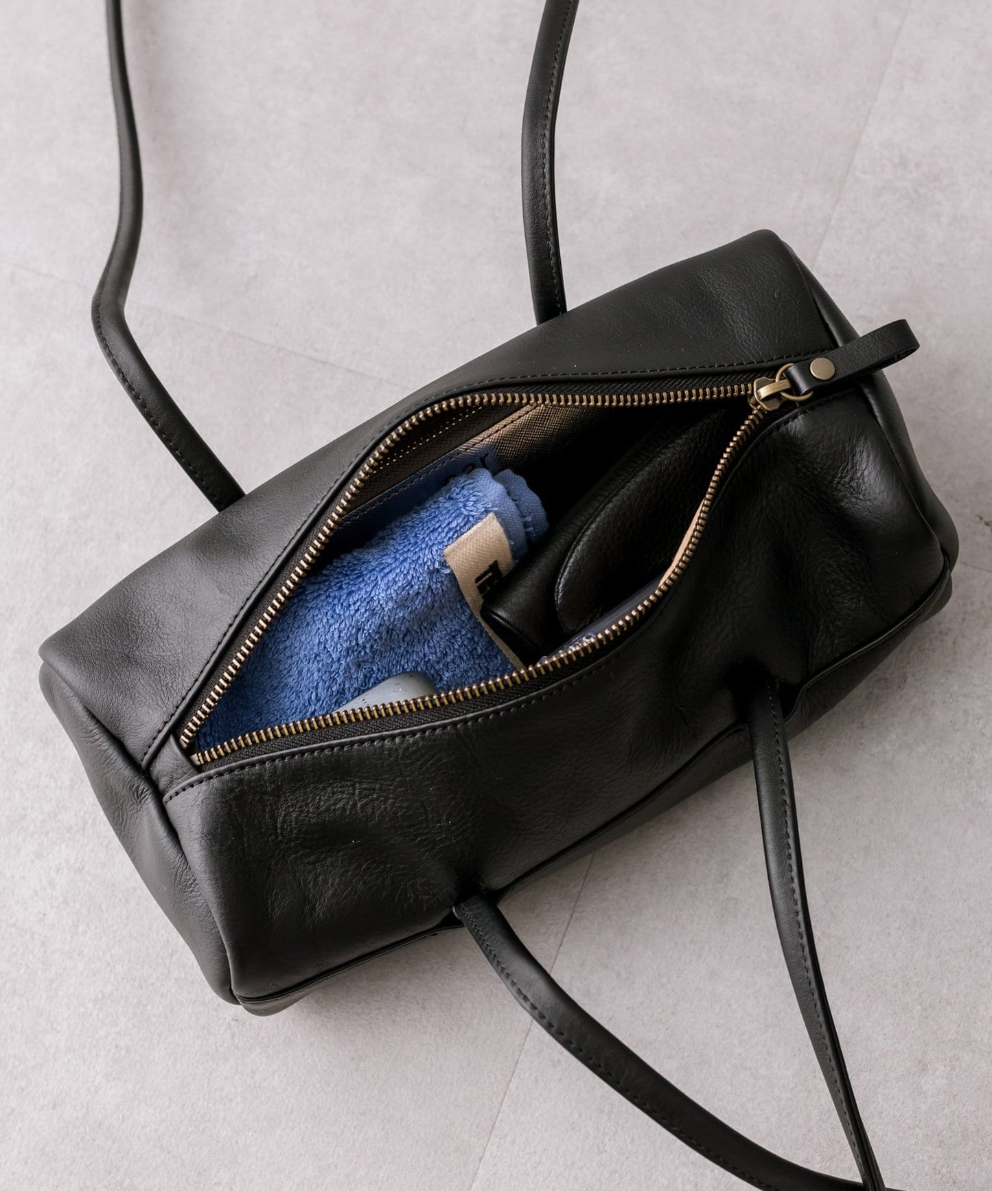 《韓國發/本革/潮流》【YURT(尤爾特)】TOMM盒子肩揹包