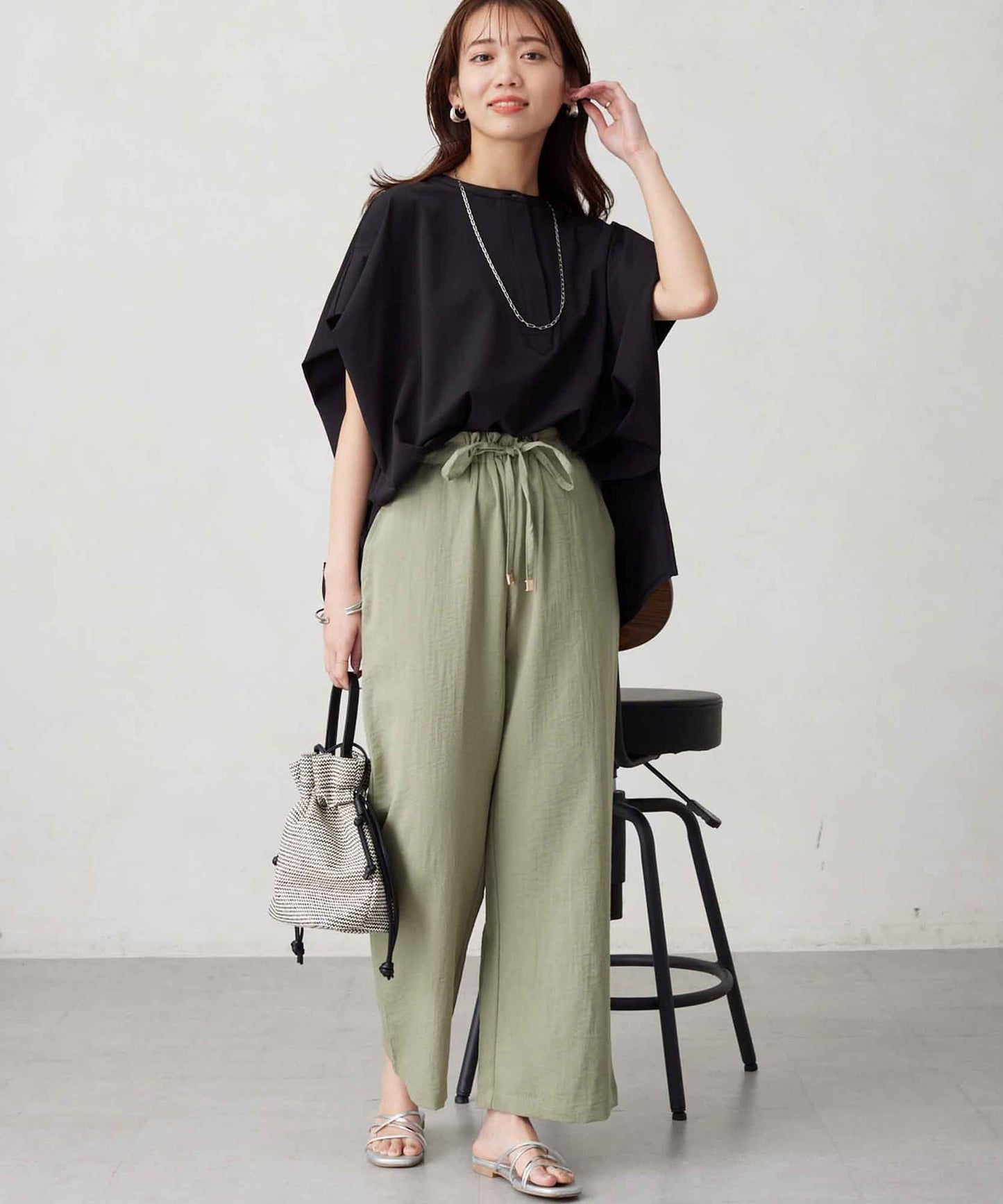 360度彈力肩褶抽繩套頭衫