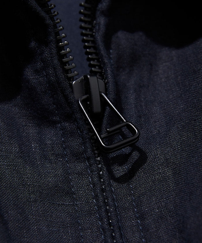 親,這個商品名稱沒有日文部分,直接輸出原文就可以啦: ```Linen Heli Crew Jacket```
