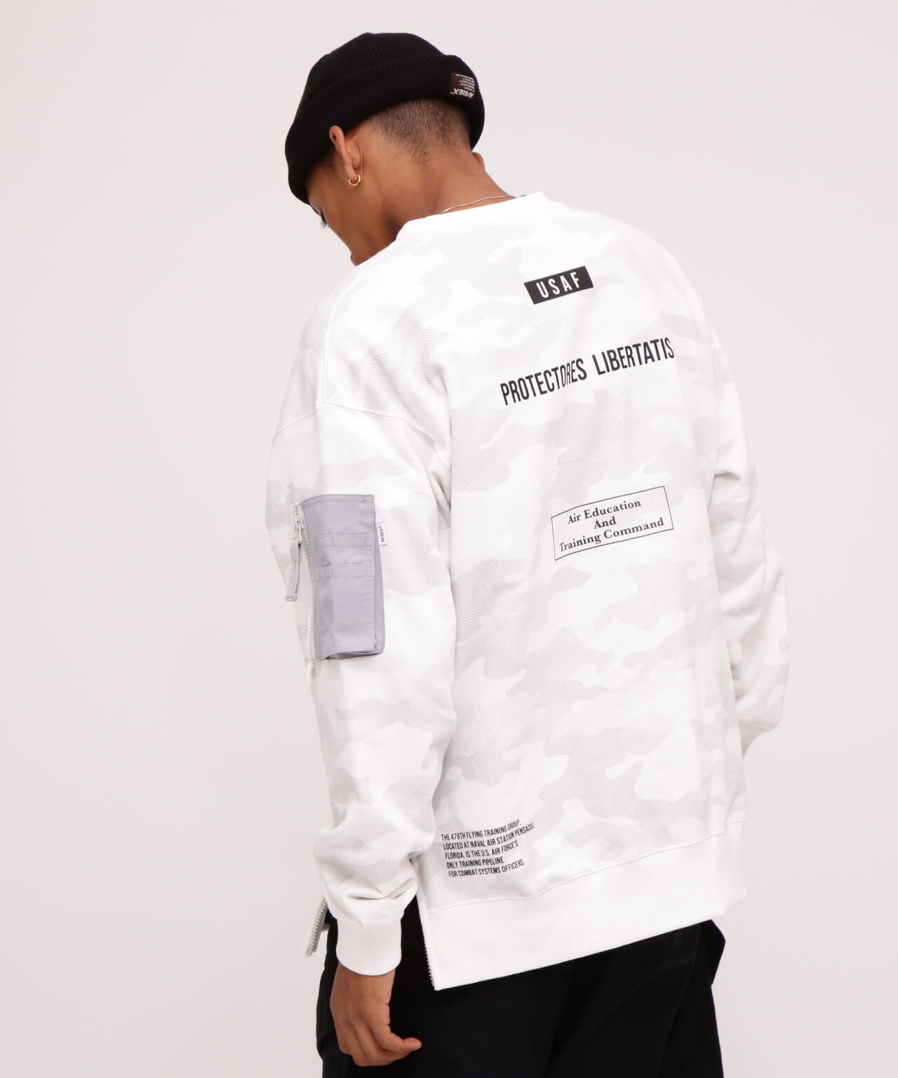BAGGY FIT MIL. POCKET CREW NECK SWEAT