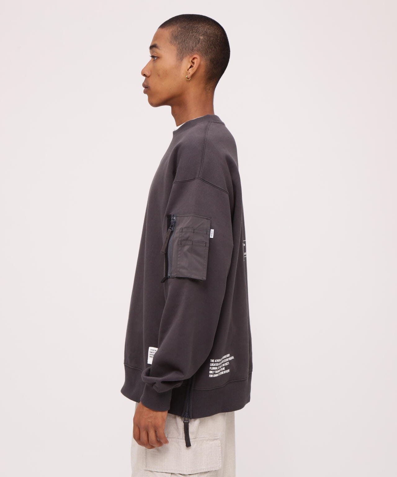 BAGGY FIT MIL. POCKET CREW NECK SWEAT
