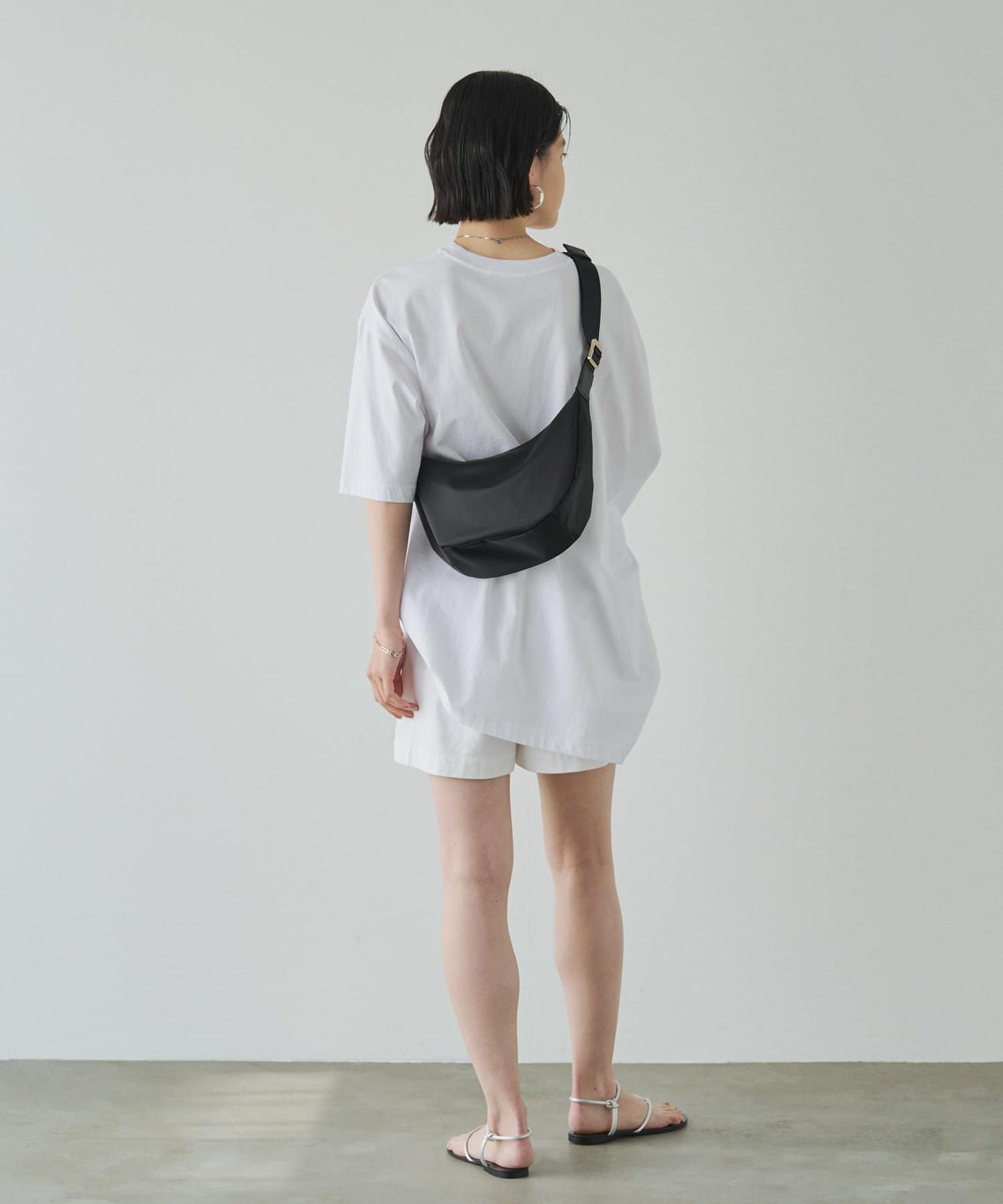 《人氣單品新增緊湊尺寸!》尼龍圓形肩揹包