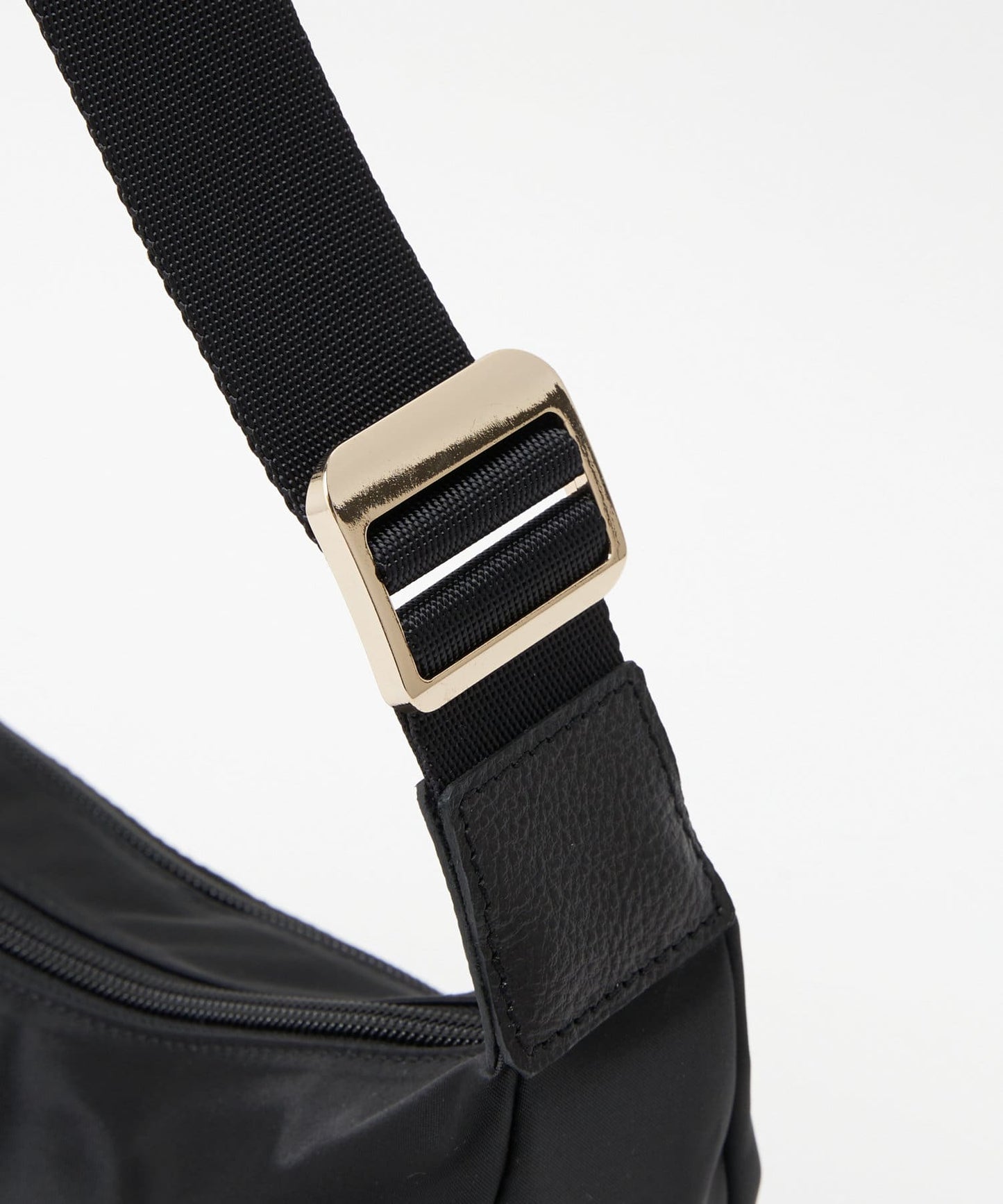 《人氣單品新增緊湊尺寸!》尼龍圓形肩揹包