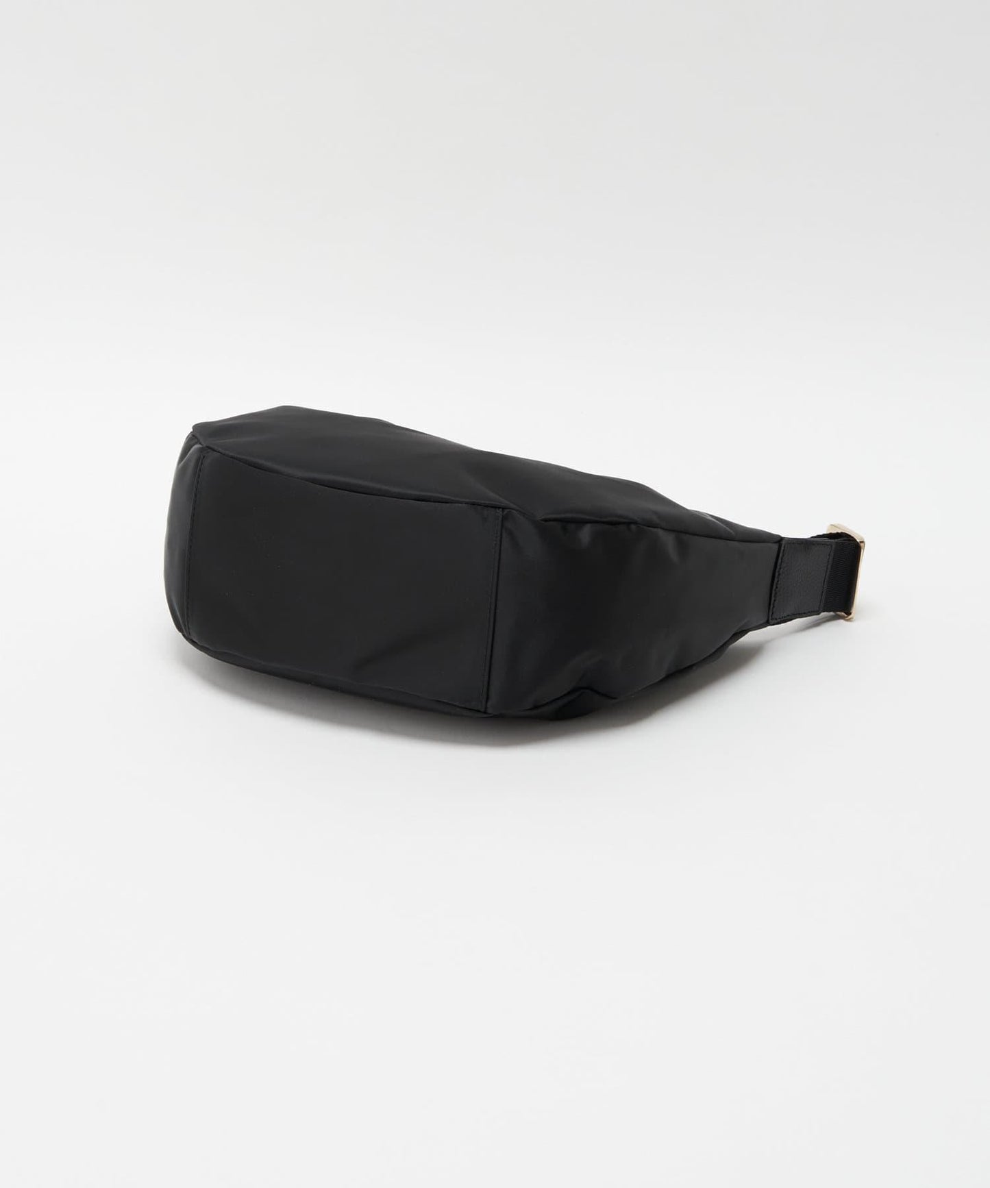 《人氣單品新增緊湊尺寸!》尼龍圓形肩揹包