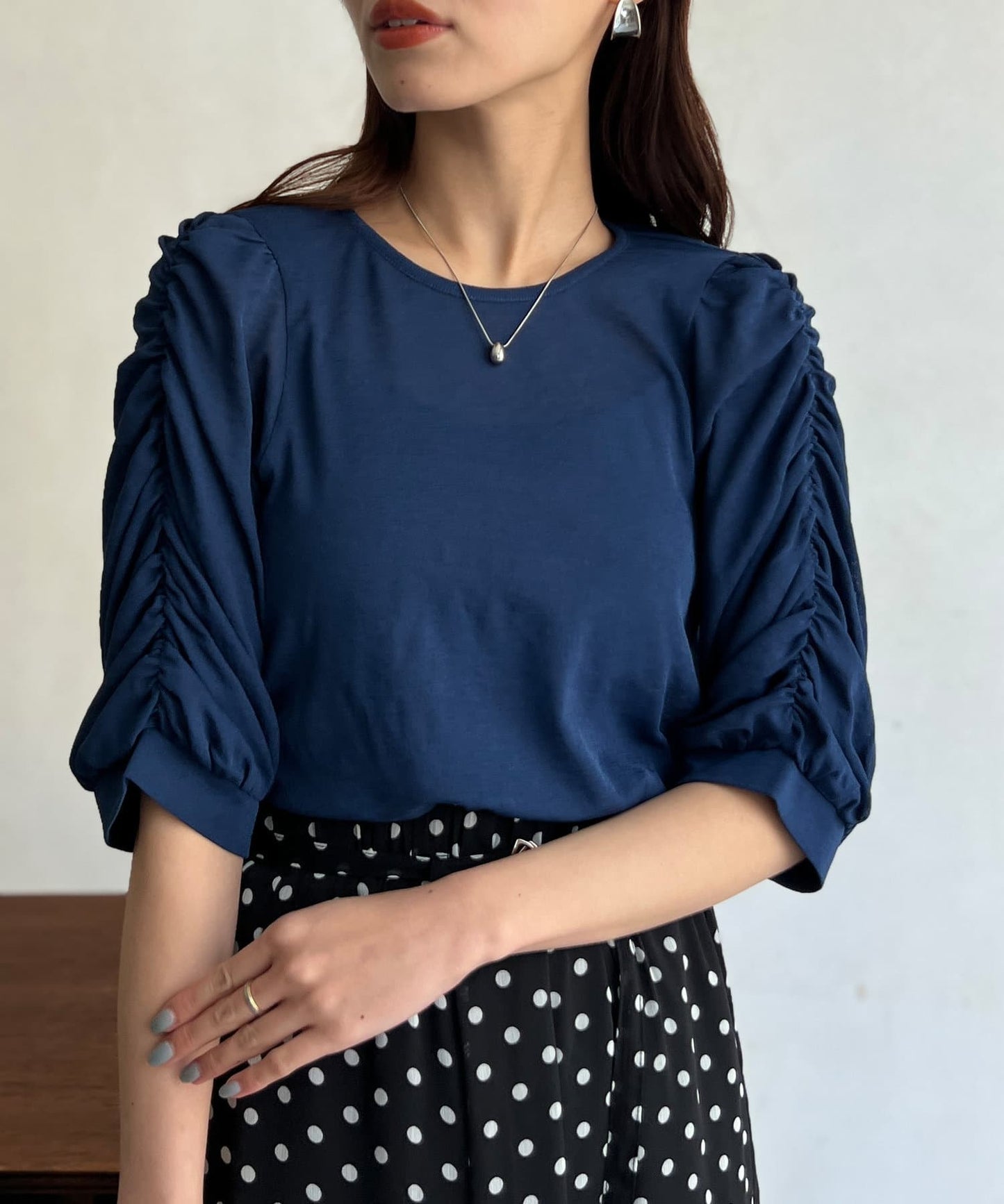 半透明亞麻袖子聚攏上衣