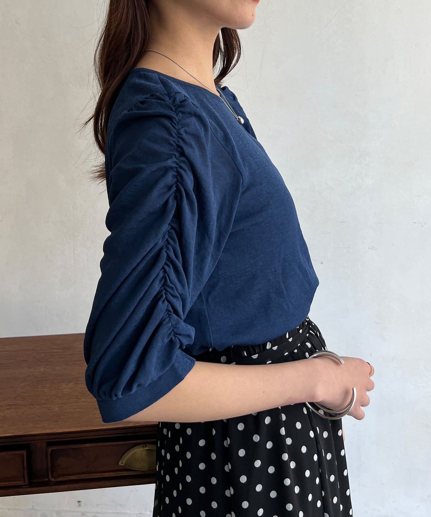 半透明亞麻袖子聚攏上衣