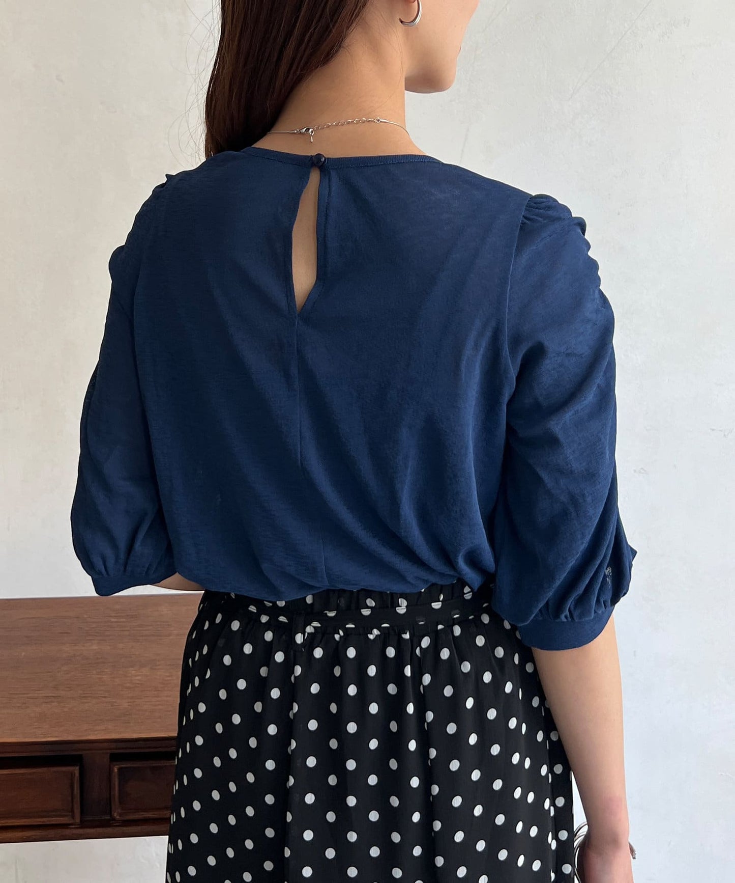 半透明亞麻袖子聚攏上衣