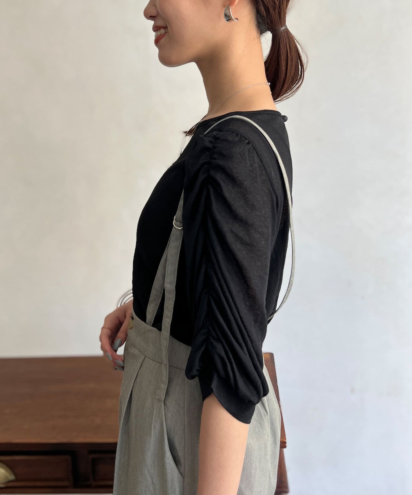 半透明亞麻袖子聚攏上衣