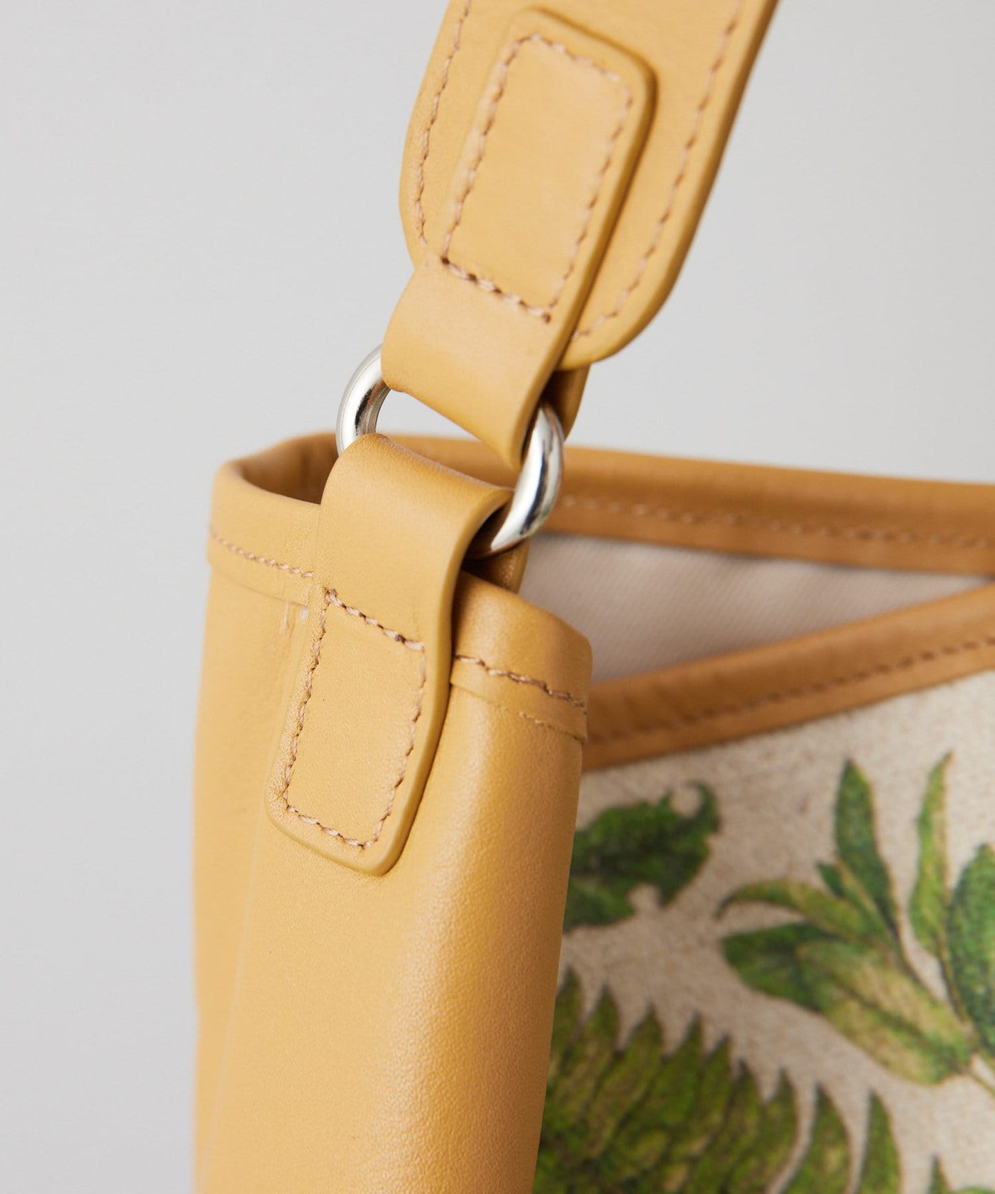 《人氣合作第二彈!》sampo×ear葉子圖案單把手手提包