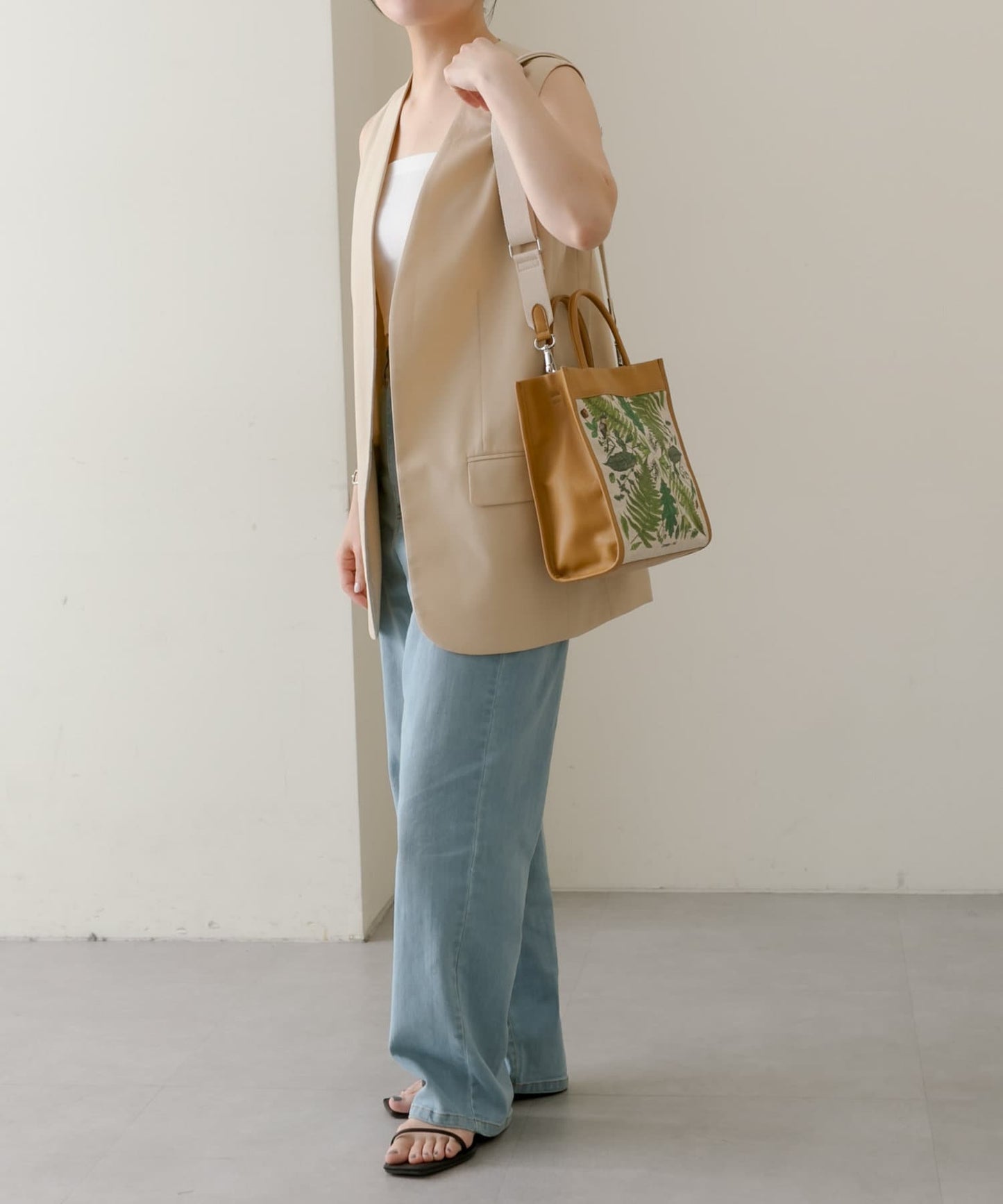 《人氣合作第二彈!/真皮》sampo×ear葉子圖案帶肩帶手提包