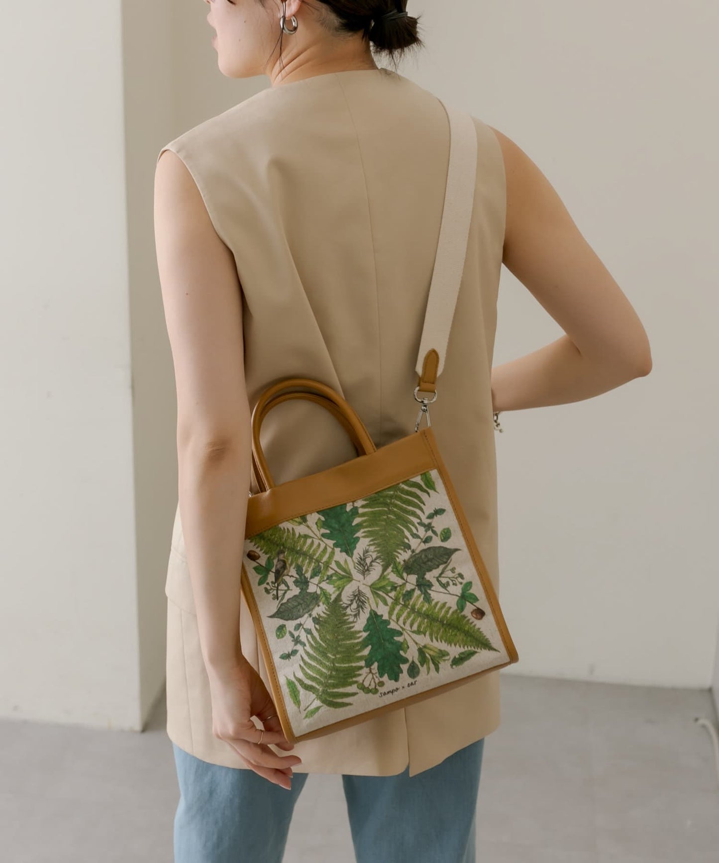 《人氣合作第二彈!/真皮》sampo×ear葉子圖案帶肩帶手提包