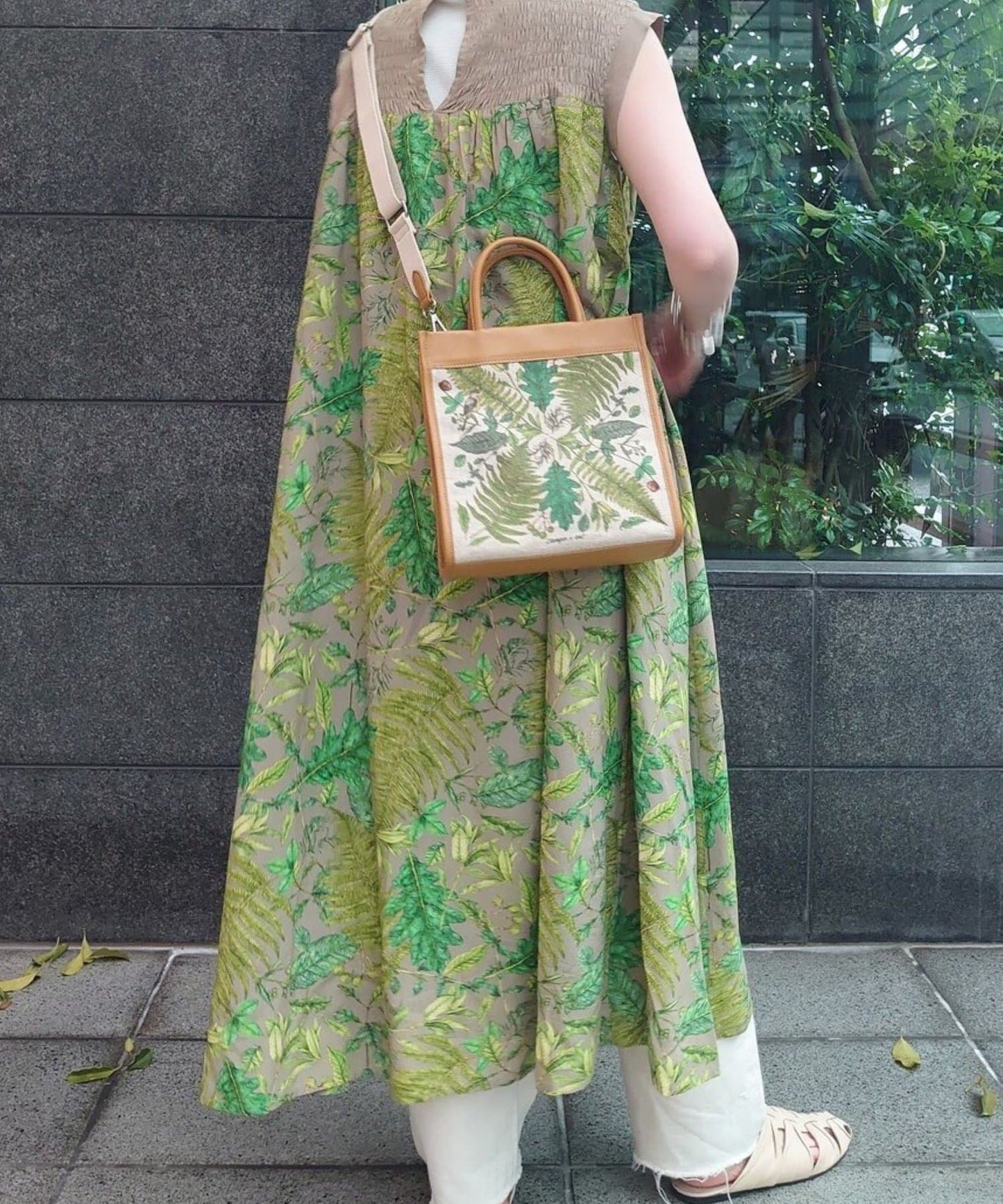 《人氣合作第二彈!/真皮》sampo×ear葉子圖案帶肩帶手提包