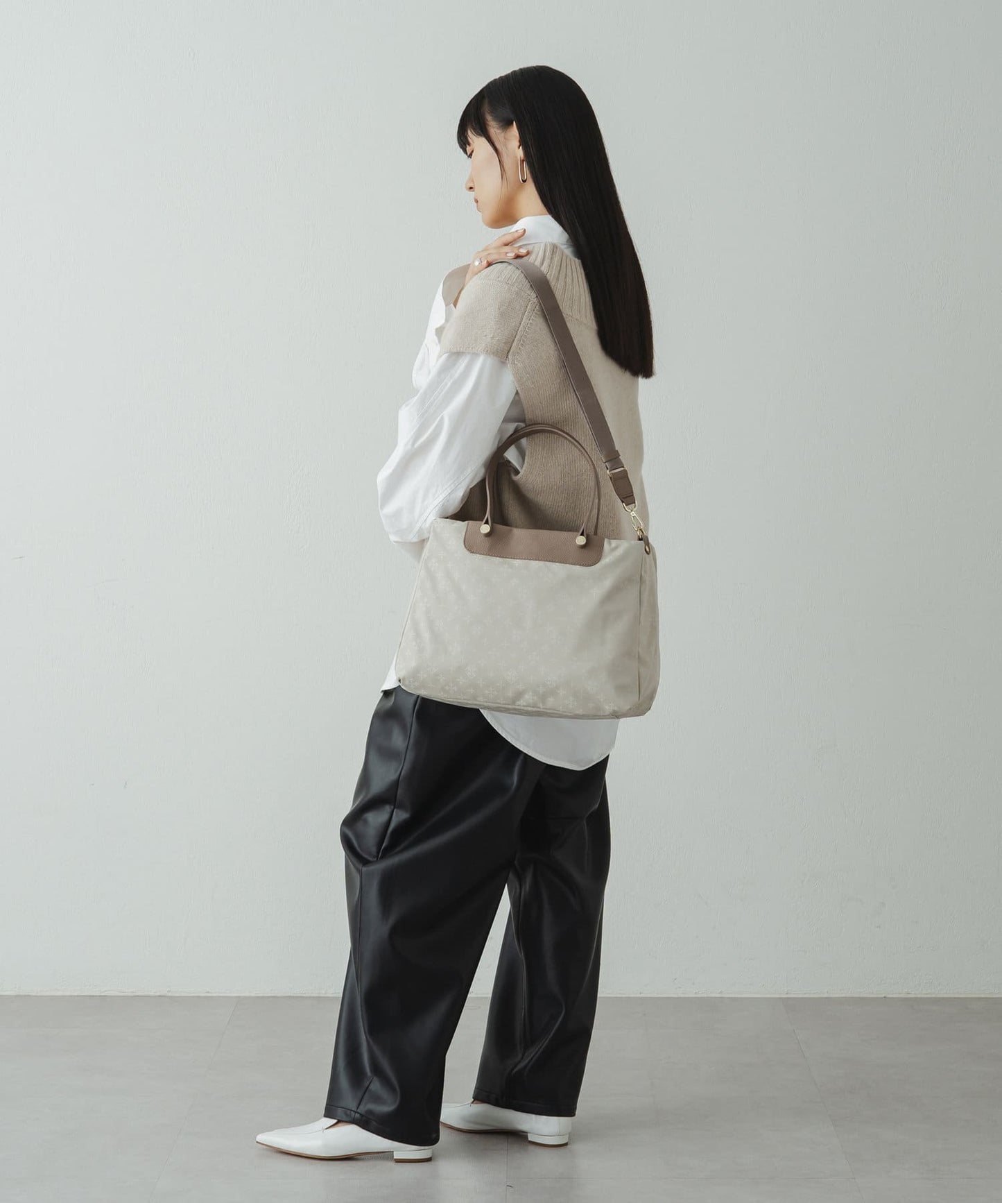 金屬logo方形手提包 L(CE-1109)