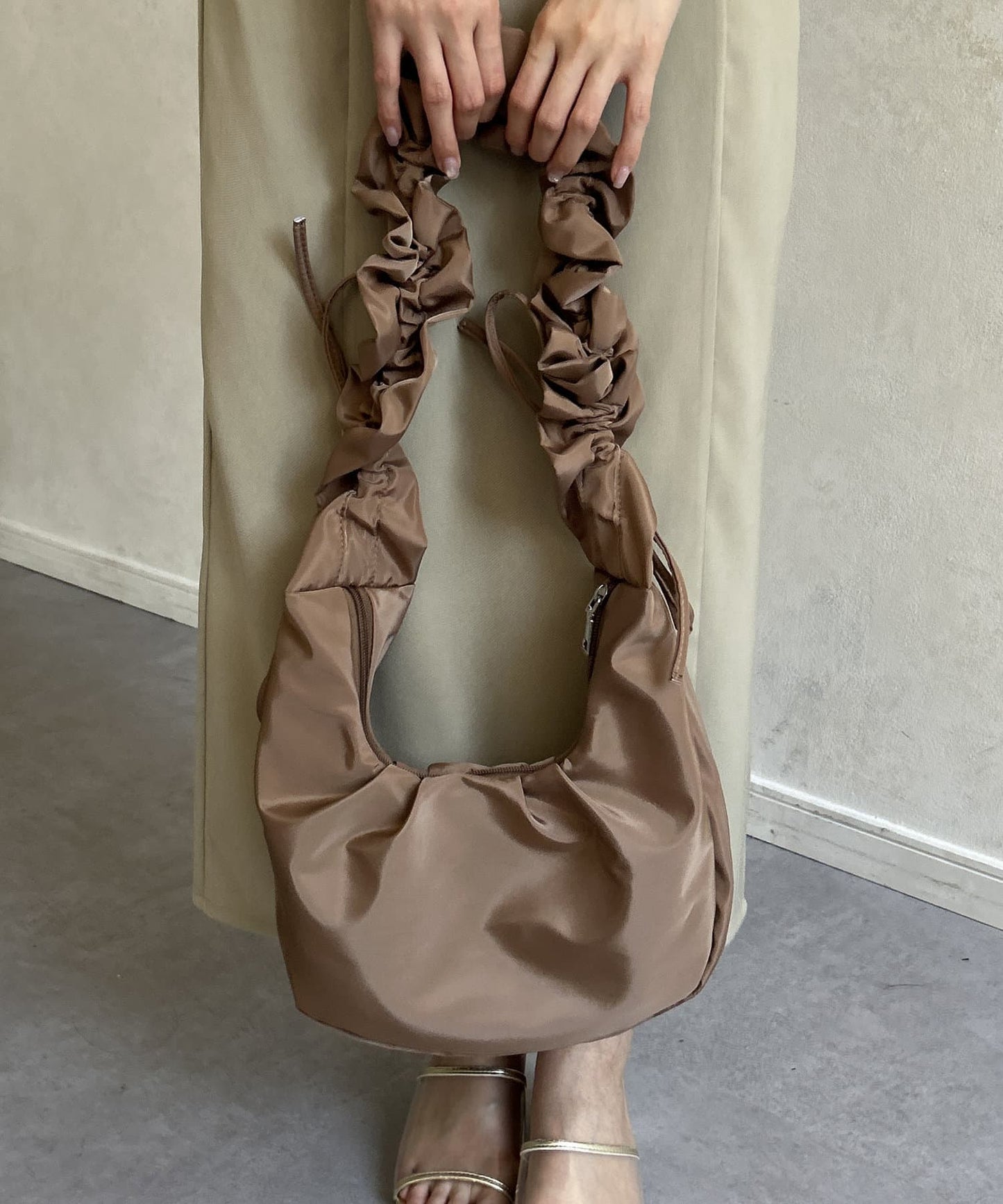 手柄收褶尼龍包