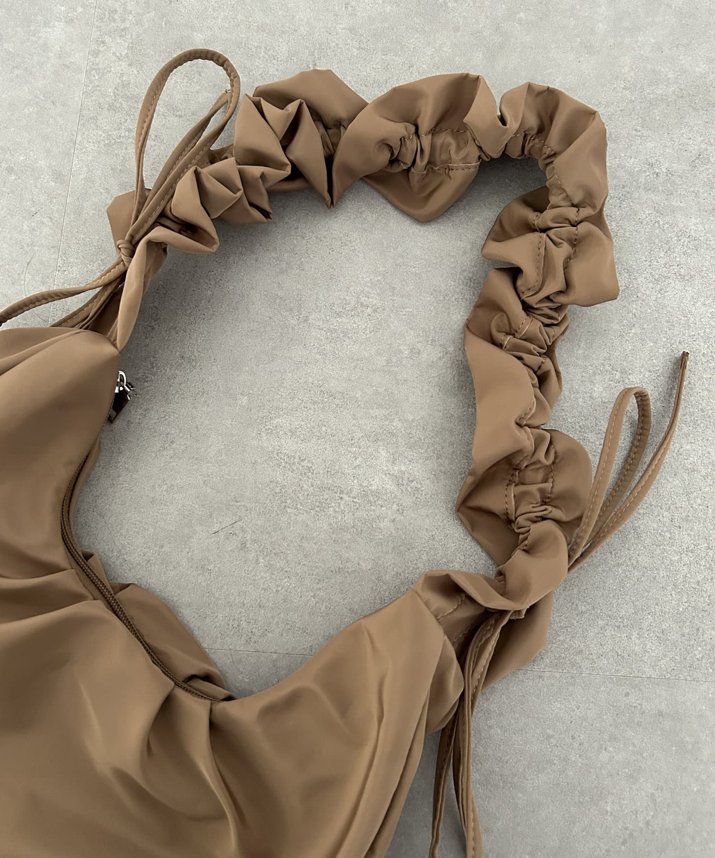 手柄收褶尼龍包