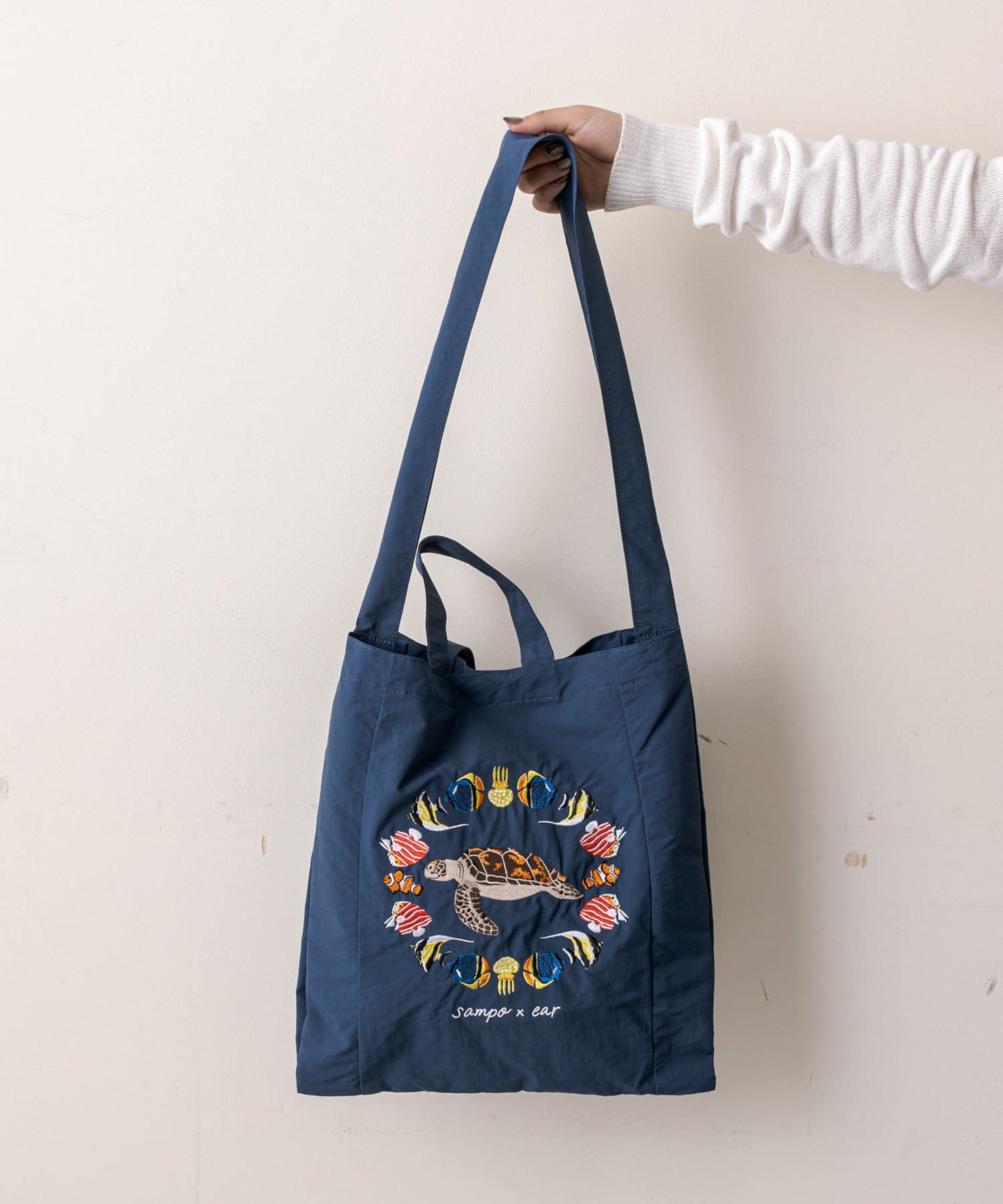 《人氣合作第三彈!/A4尺寸適用/輕便/雙肩》sampo×ear 動物刺繡手提包