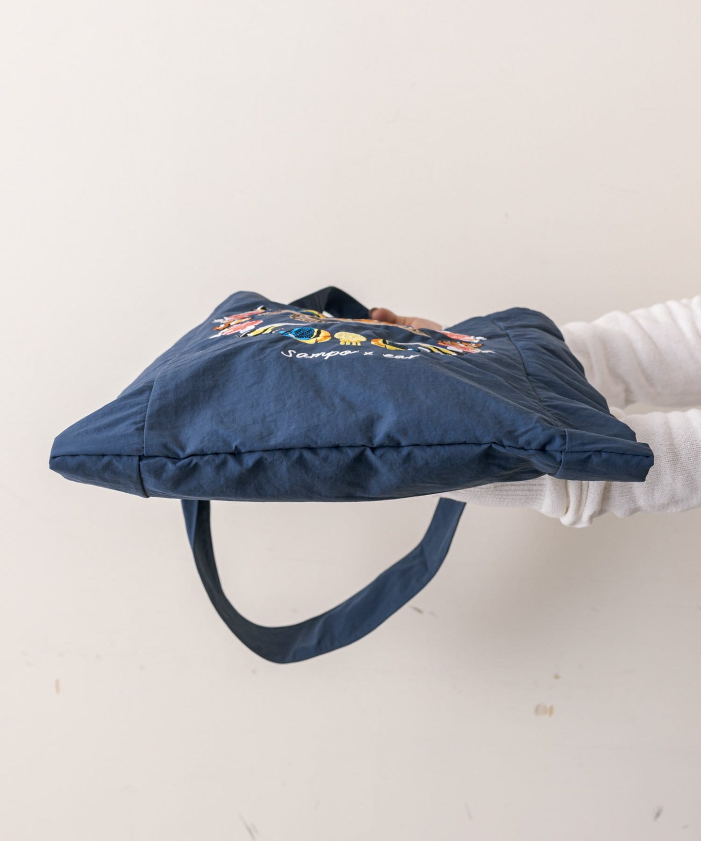 《人氣合作第三彈!/A4尺寸適用/輕便/雙肩》sampo×ear 動物刺繡手提包