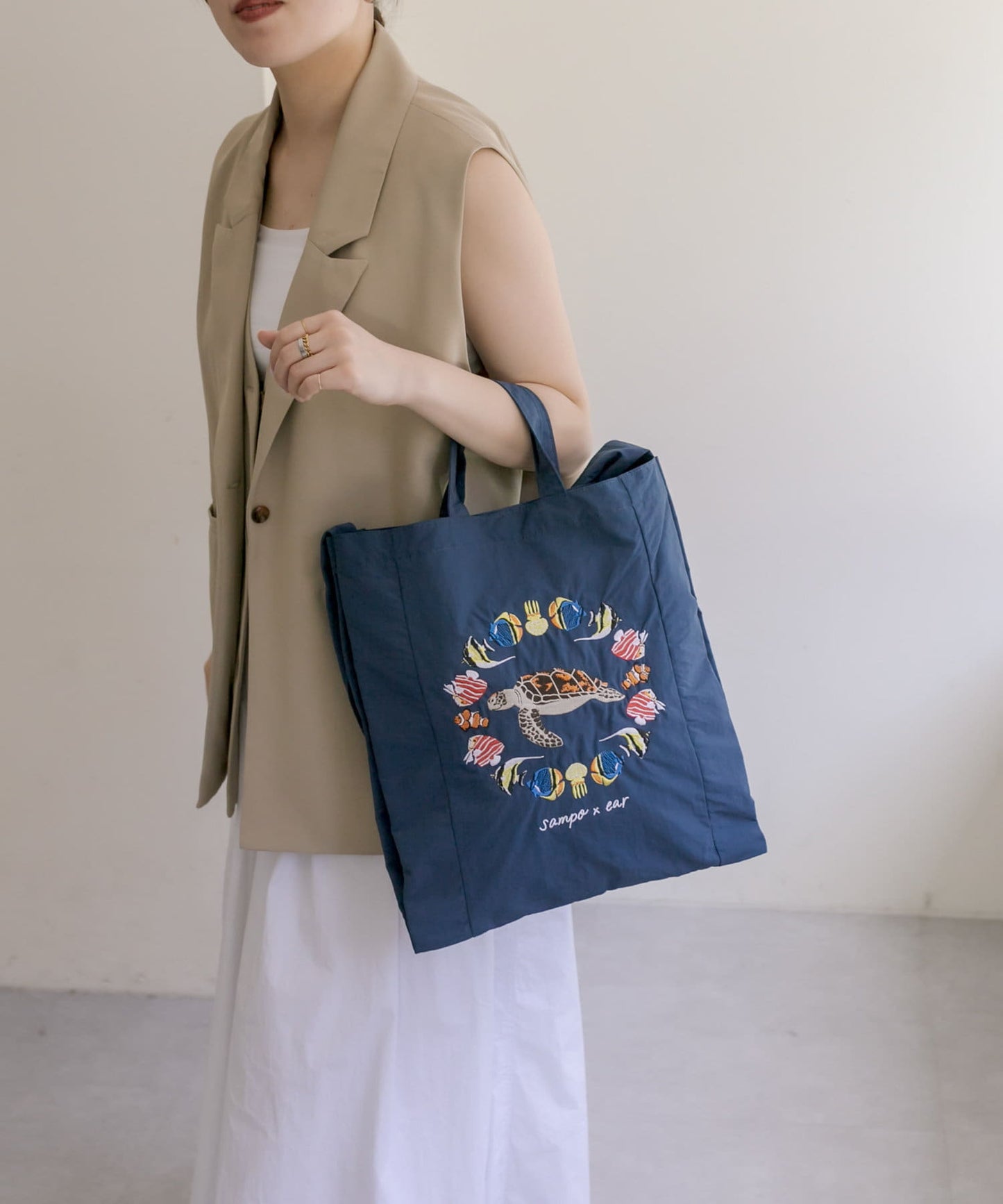 《人氣合作第三彈!/A4尺寸適用/輕便/雙肩》sampo×ear 動物刺繡手提包