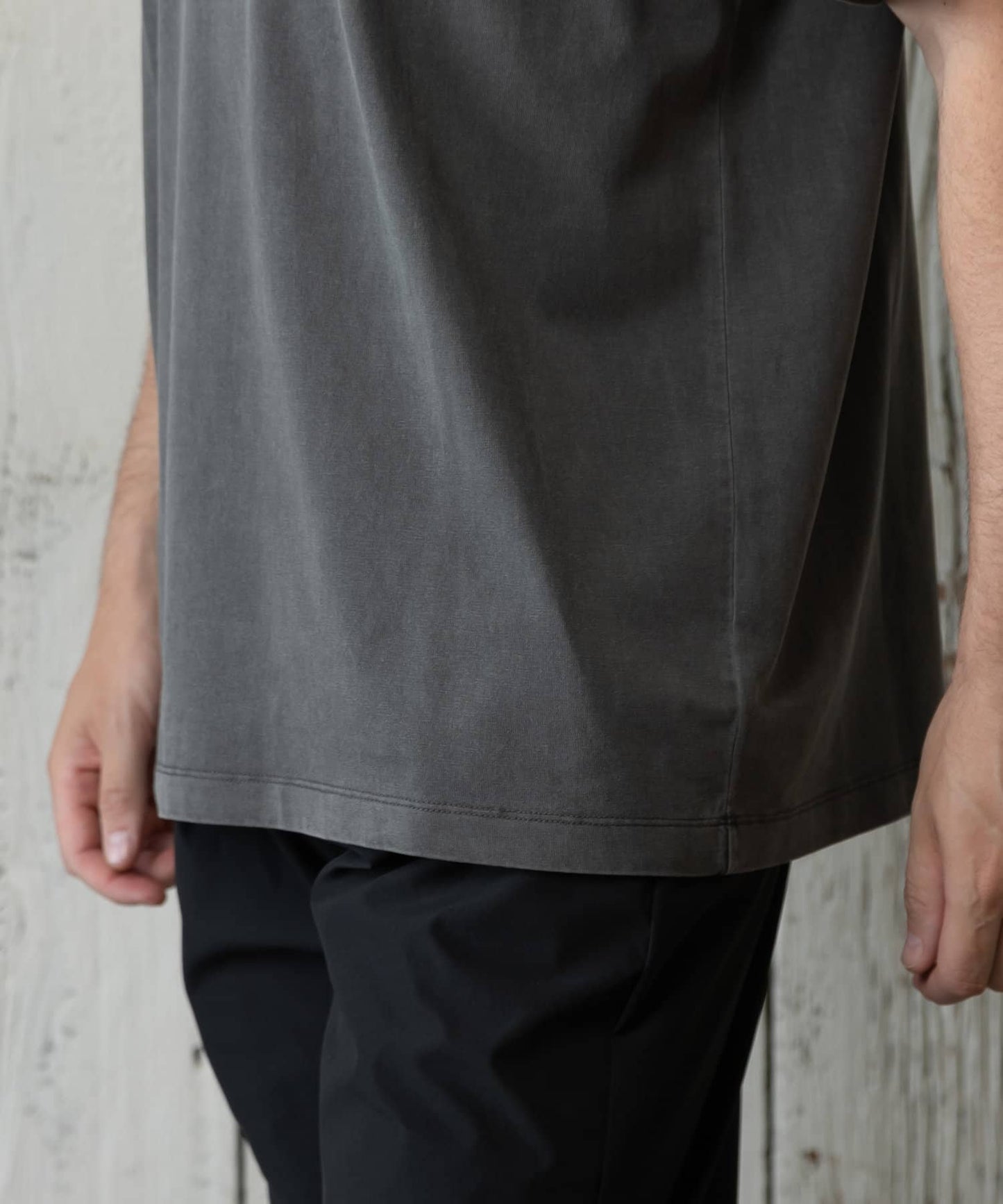 【範例】平滑棉質服裝染V領T-shirt