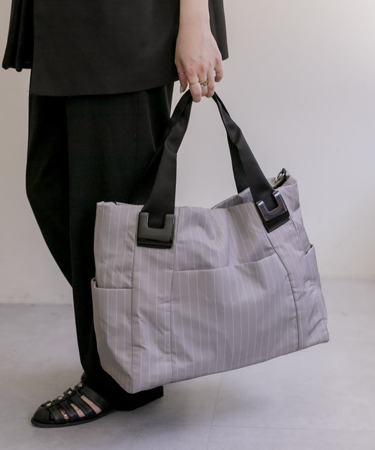 《社交網絡人氣急升!/適合1、2晚旅行或出差》帶肩帶/樹脂配件大號手提袋