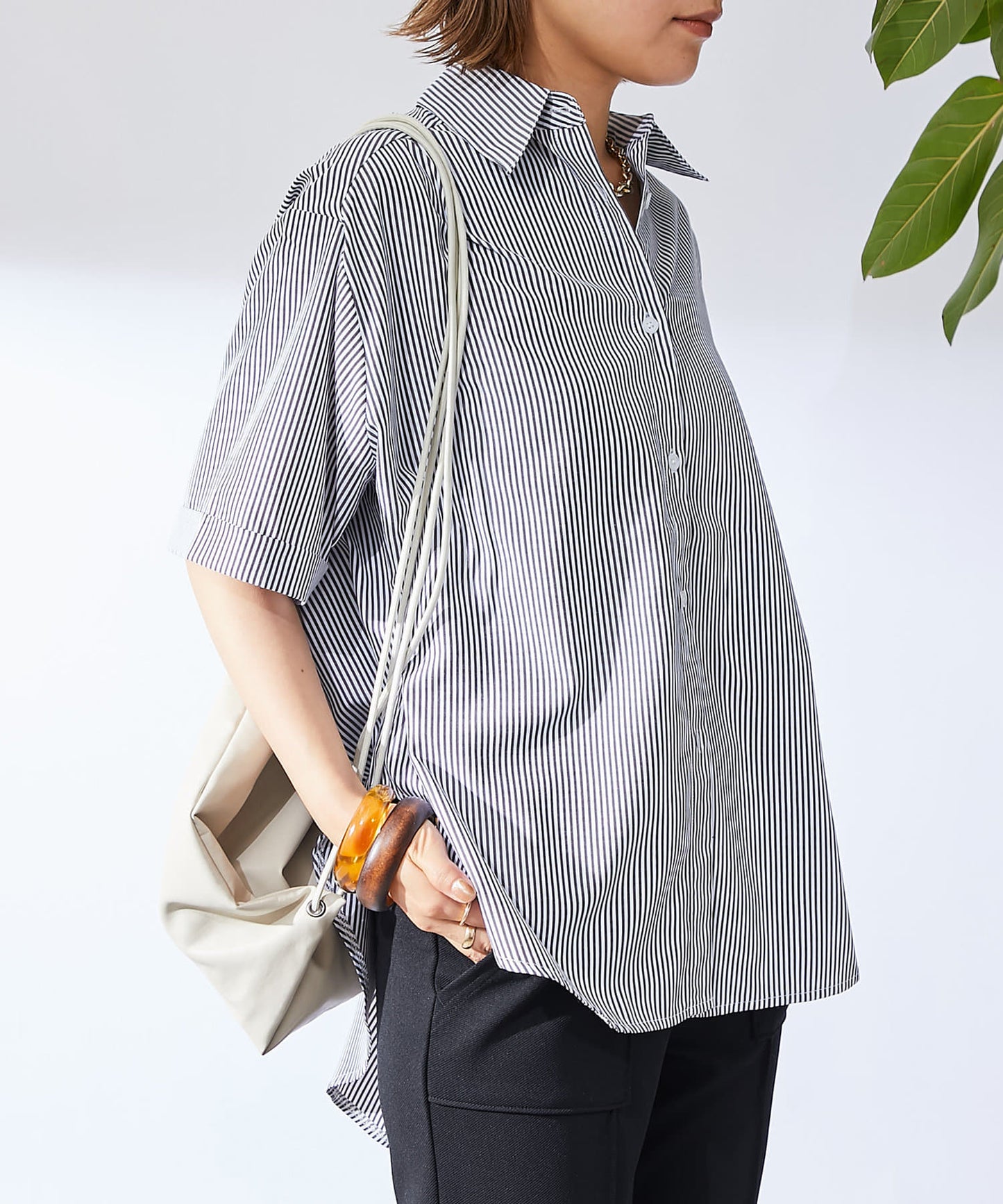 "基礎款剪裁" 卷邊短袖條紋襯衫"