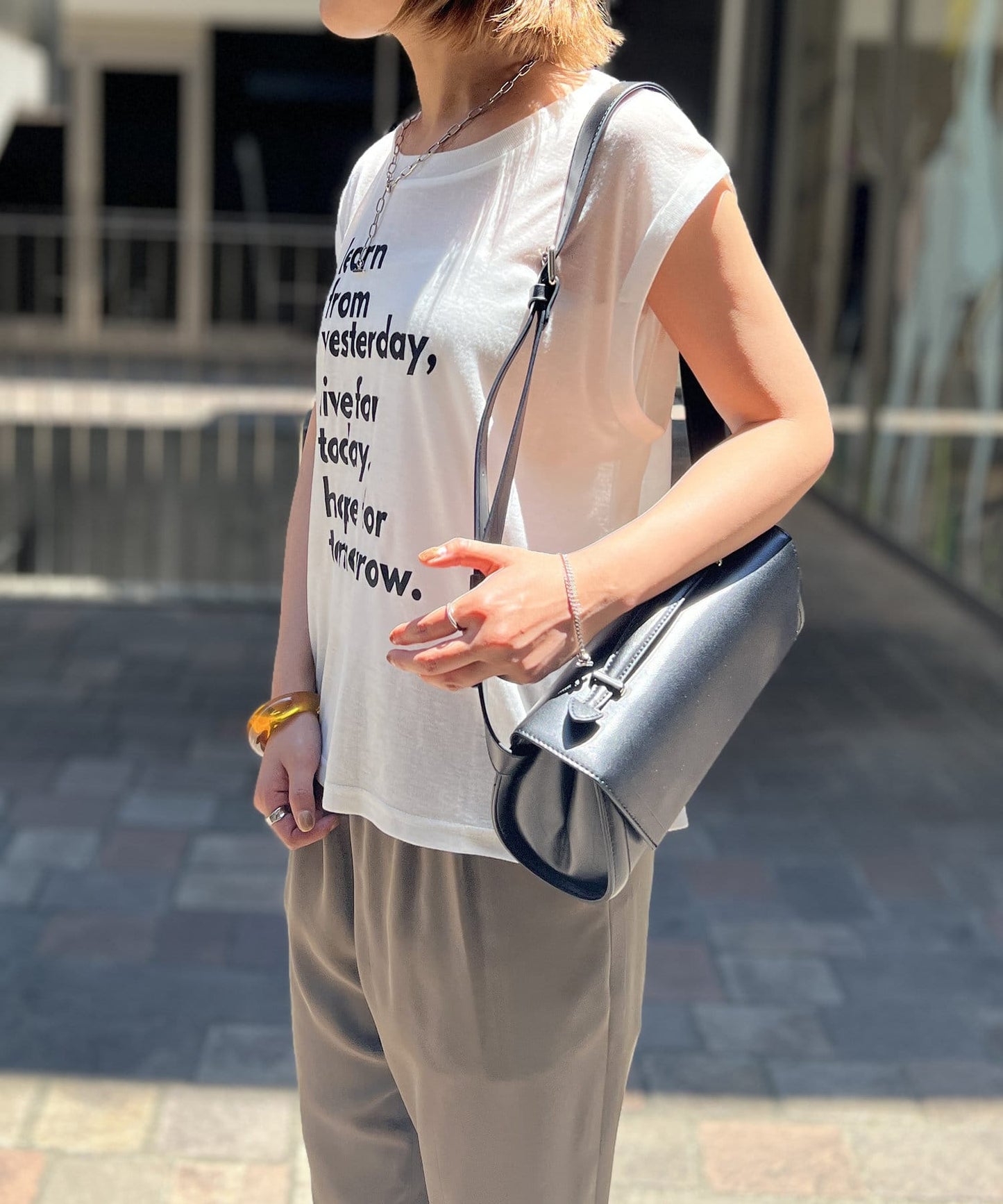 "可享受分層效果" 透明標誌無袖背心"