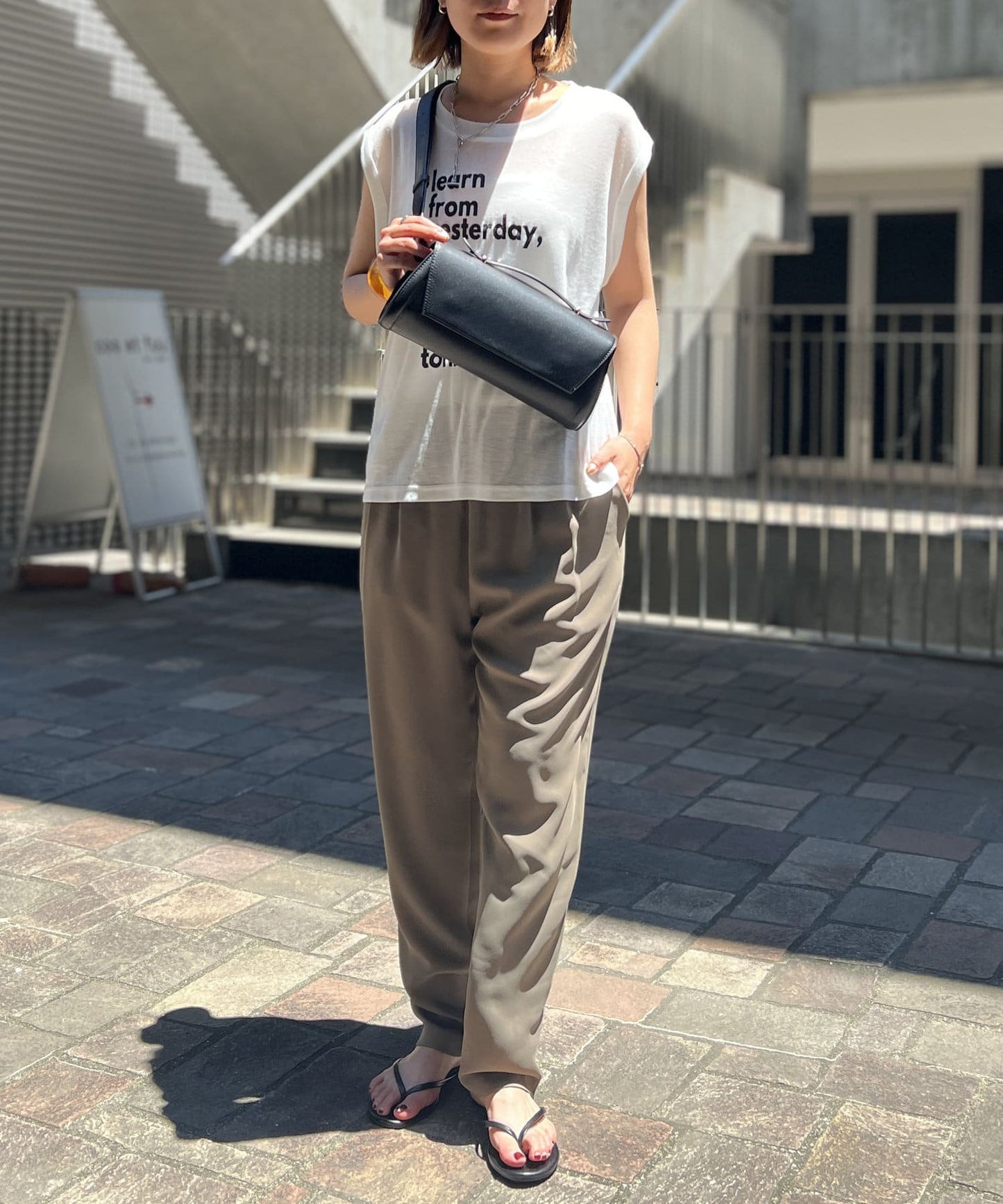 "可享受分層效果" 透明標誌無袖背心"