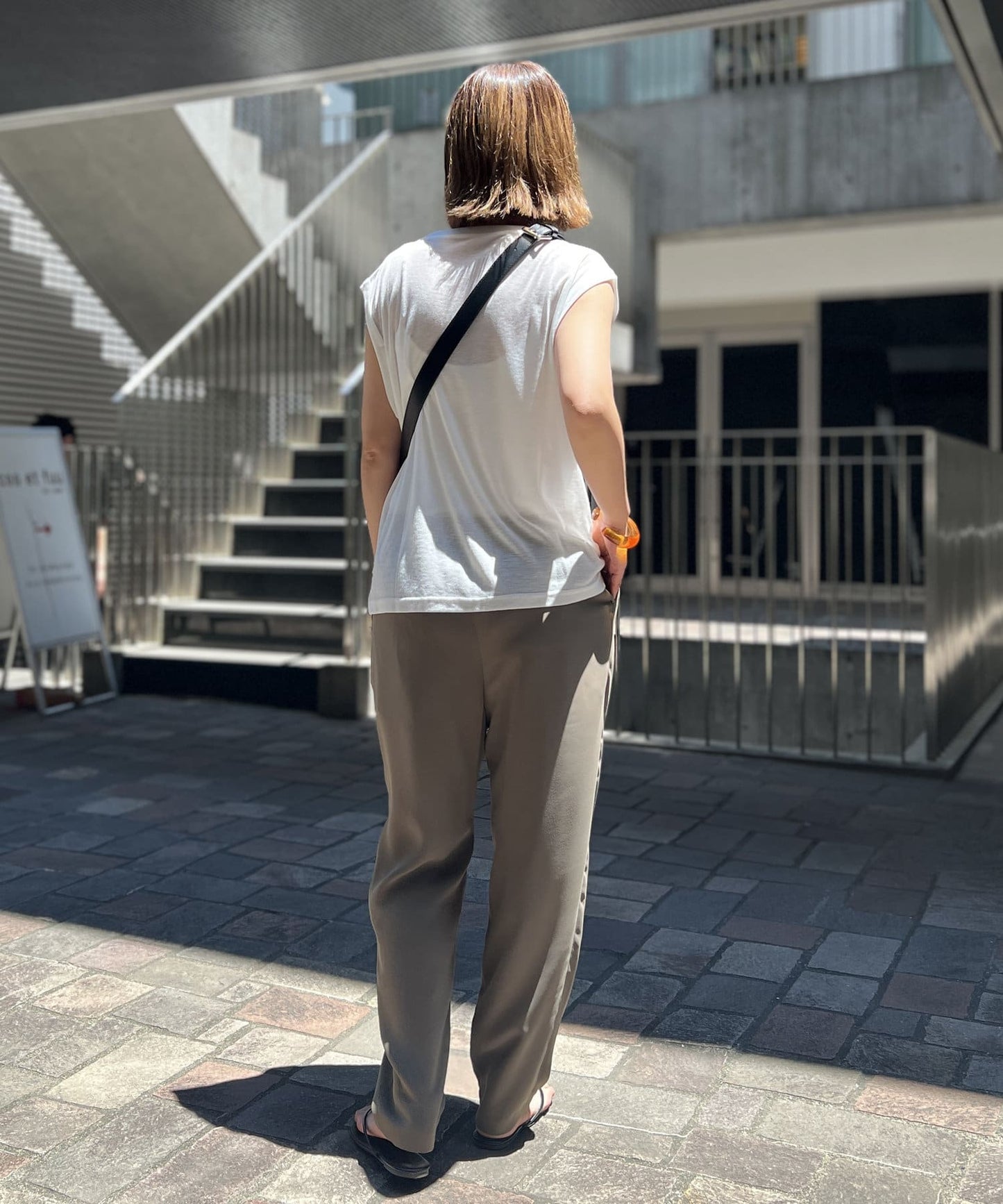 "可享受分層效果" 透明標誌無袖背心"