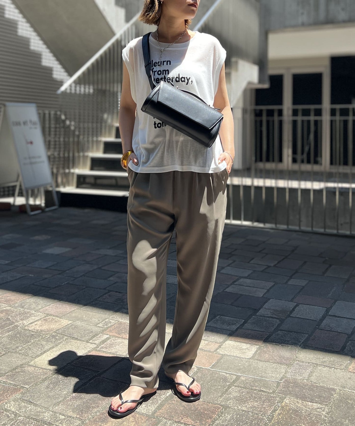 "可享受分層效果" 透明標誌無袖背心"