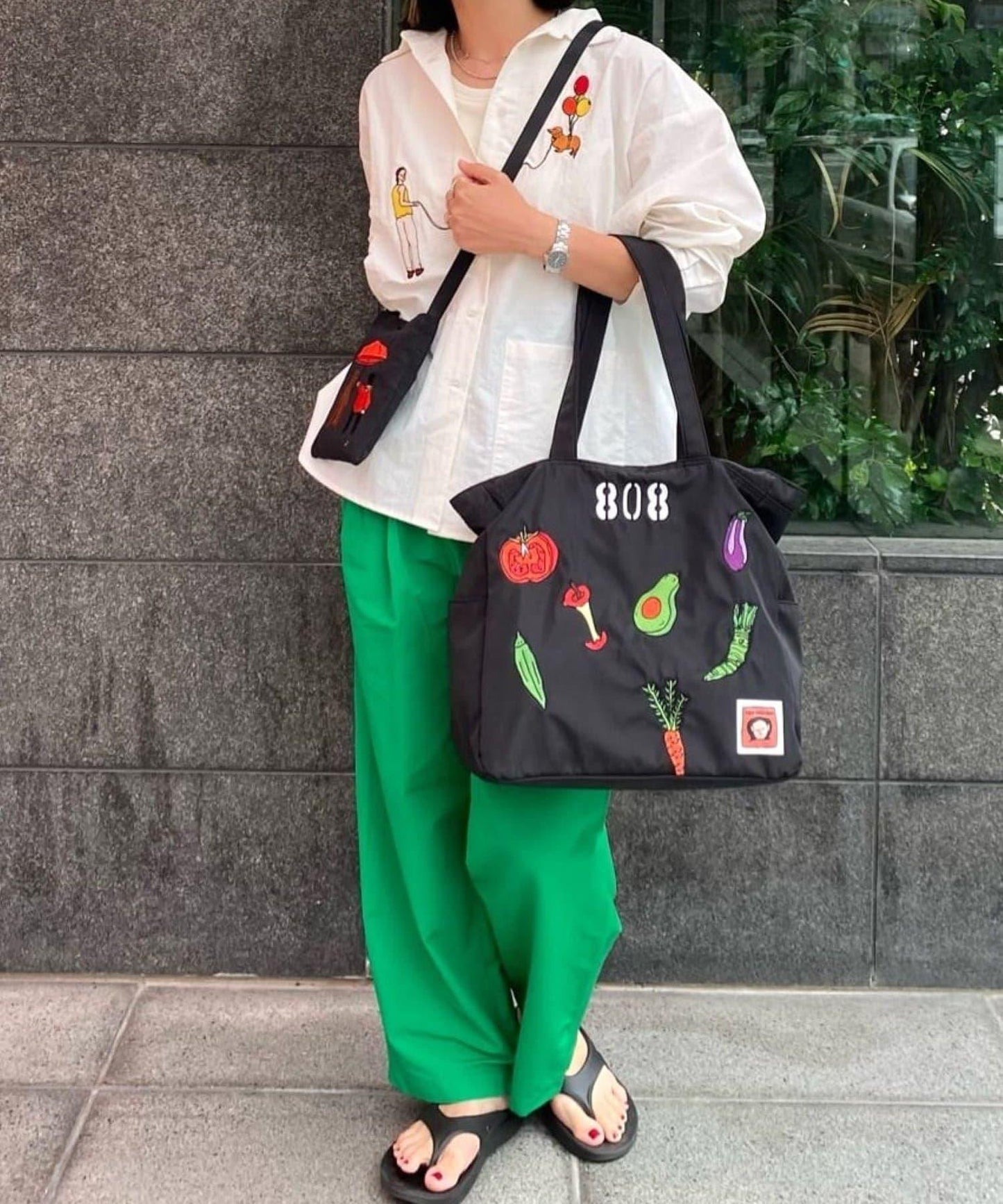 《首次合作商品!/輕量/A4尺寸適用》ear×中山健 808(菜市場)刺繡手提包