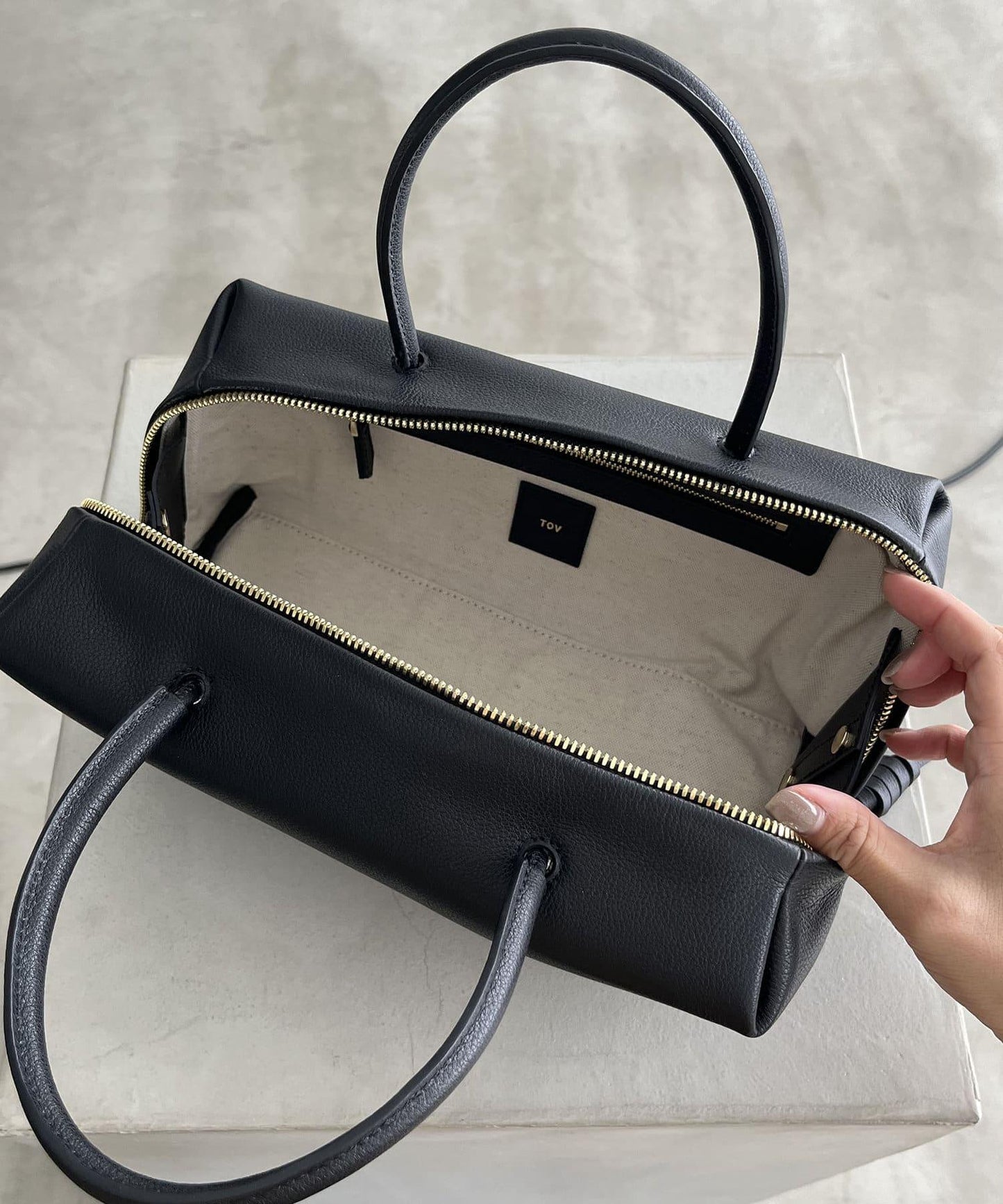 <tov/託芙>康妮寬款波士頓包