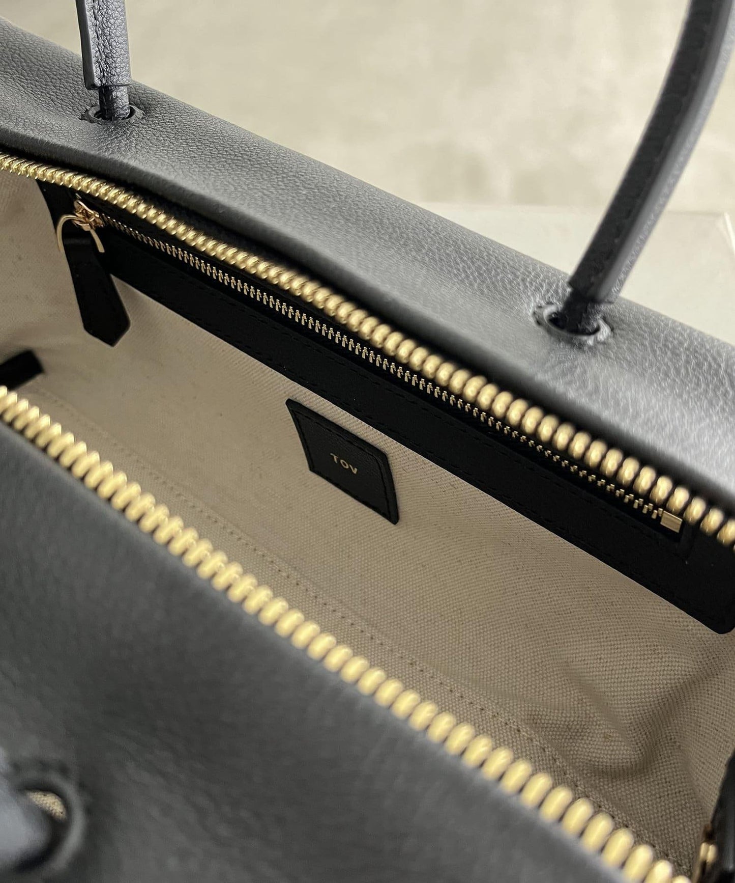 <tov/託芙>康妮寬款波士頓包