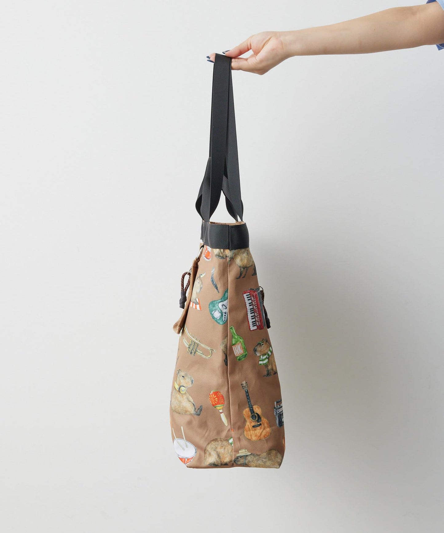 《人氣合作第4彈!/輕量/A4尺寸適用/防水/雙肩》sampo×ear水豚2把手手提包