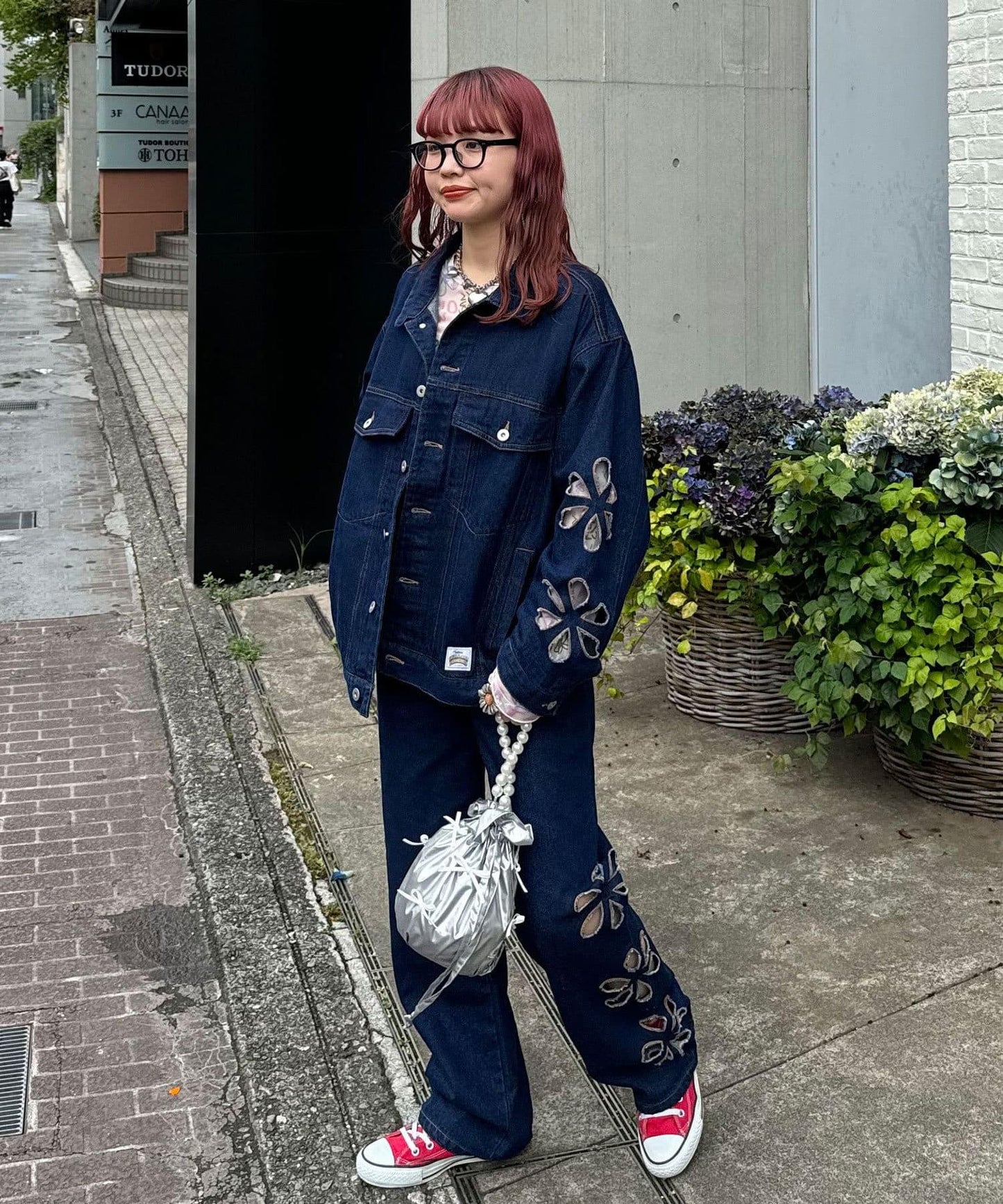 【2024AW】【HELLO.SANFRANCISCO/你好,舊金山】花朵剪裁牛仔褲