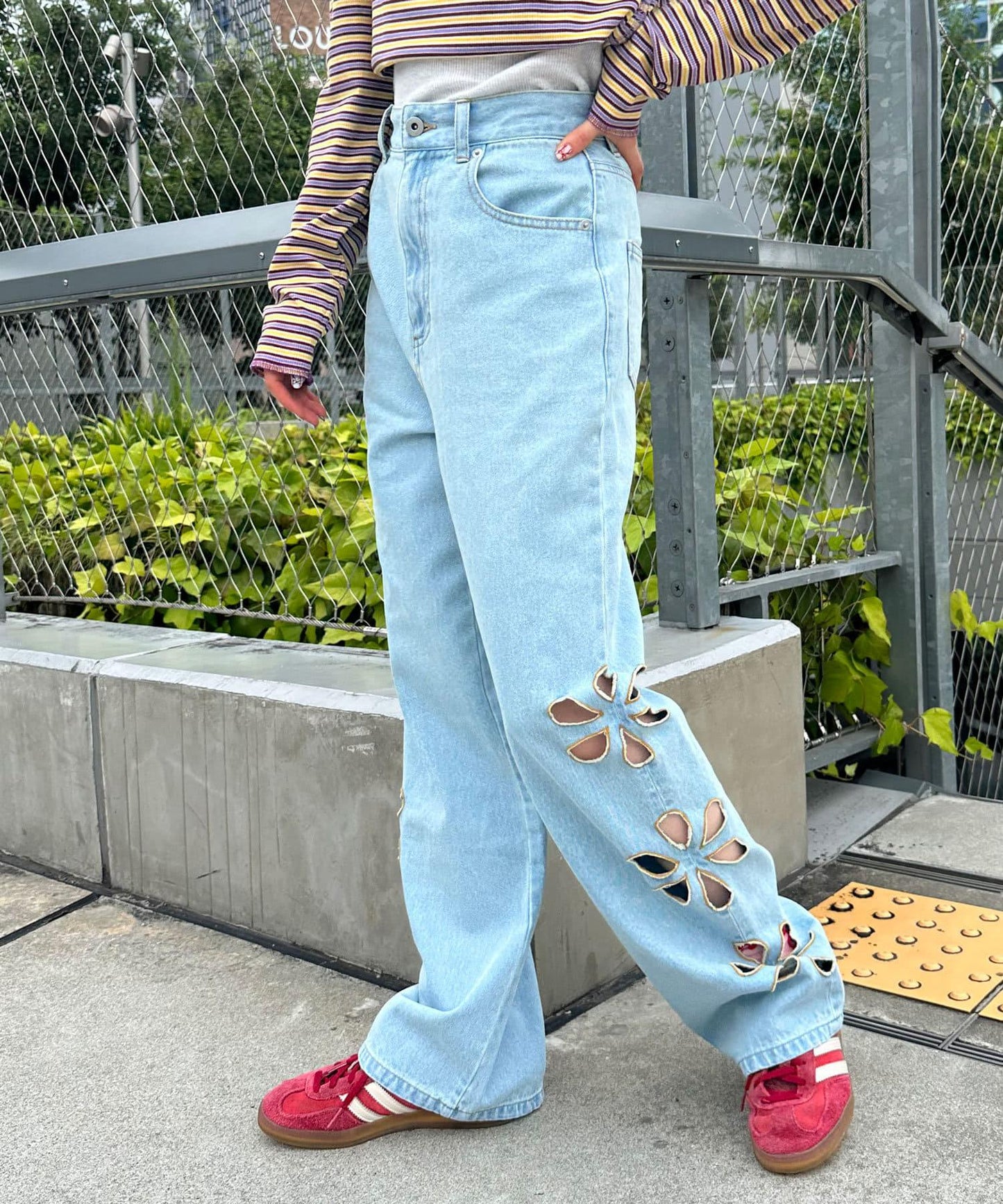 【2024AW】【HELLO.SANFRANCISCO/你好,舊金山】花朵剪裁牛仔褲