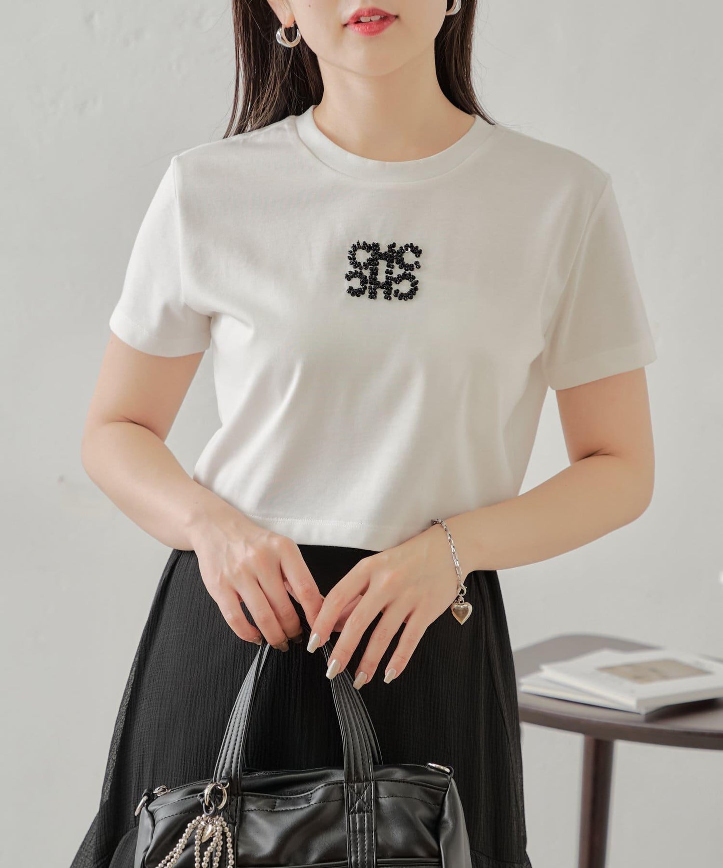 【2024AW】珠片LOGO刺繡小T-shirt