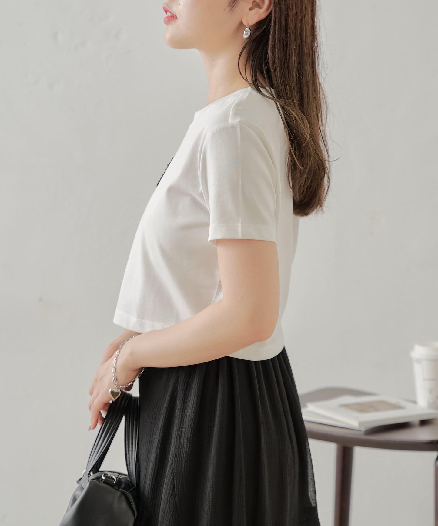 【2024AW】珠片LOGO刺繡小T-shirt