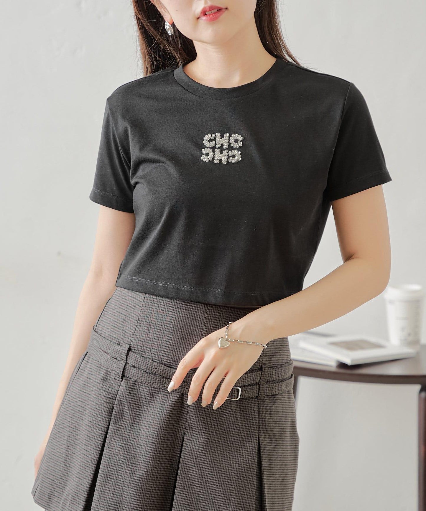 【2024AW】珠片LOGO刺繡小T-shirt