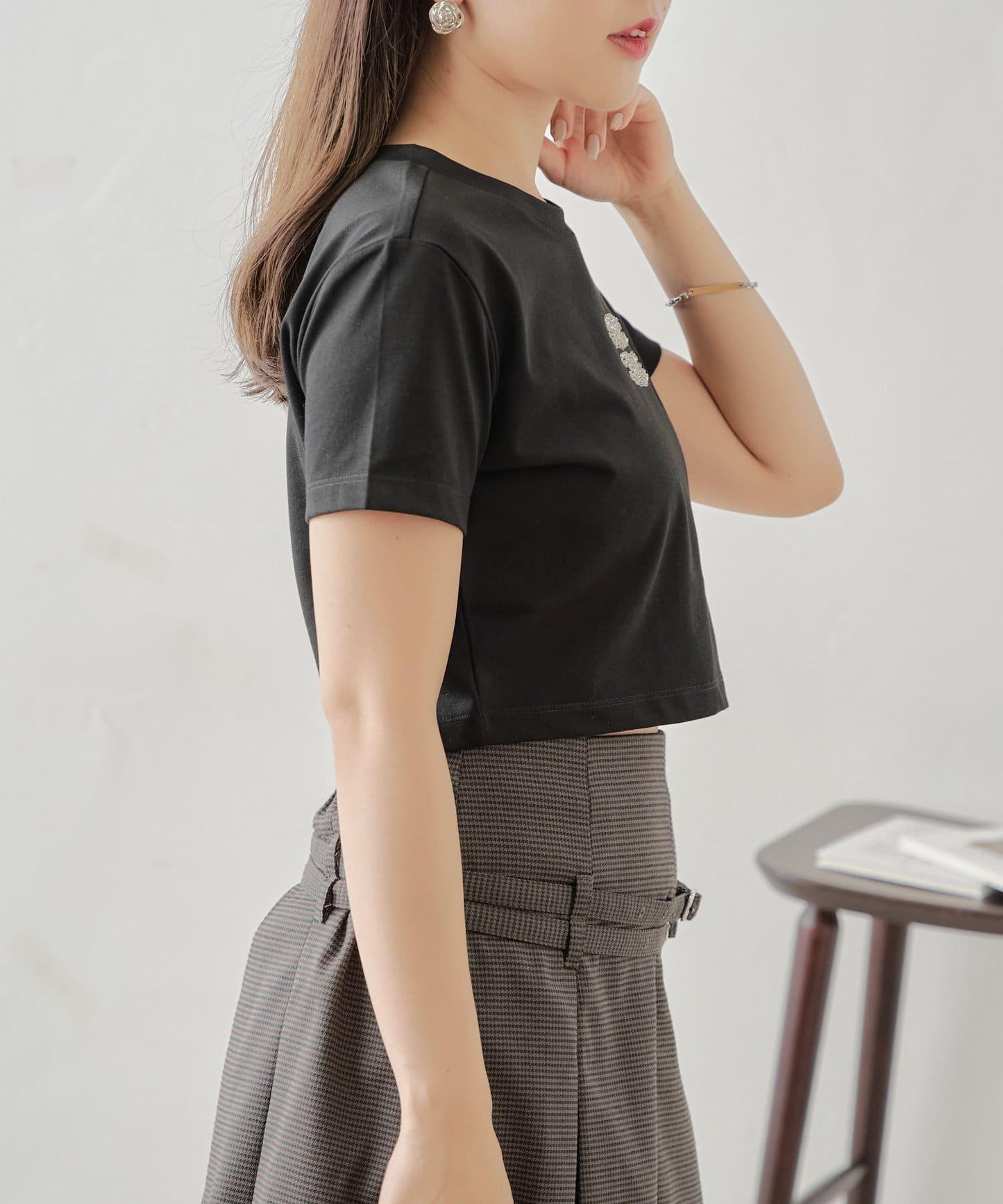 【2024AW】珠片LOGO刺繡小T-shirt