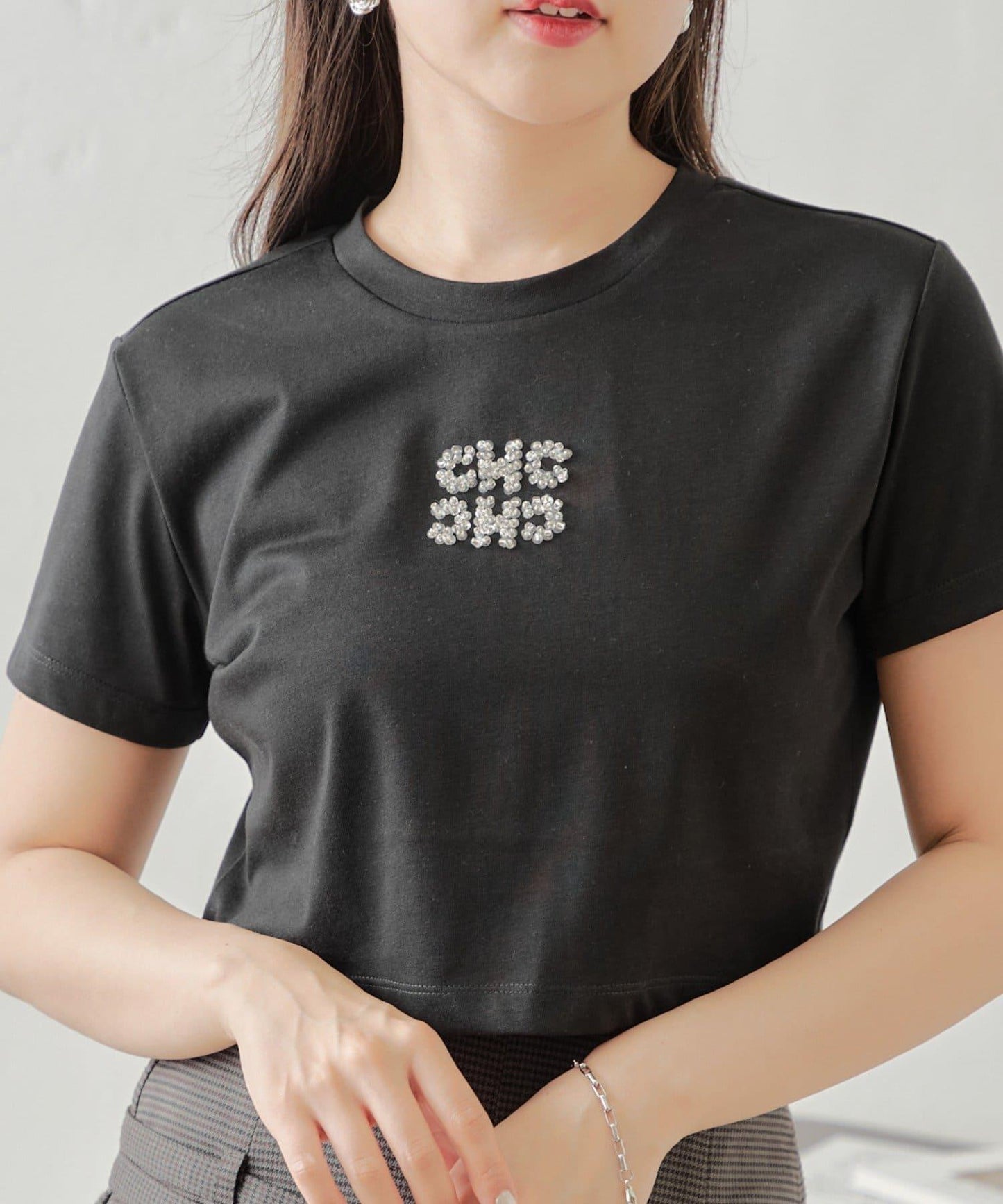 【2024AW】珠片LOGO刺繡小T-shirt