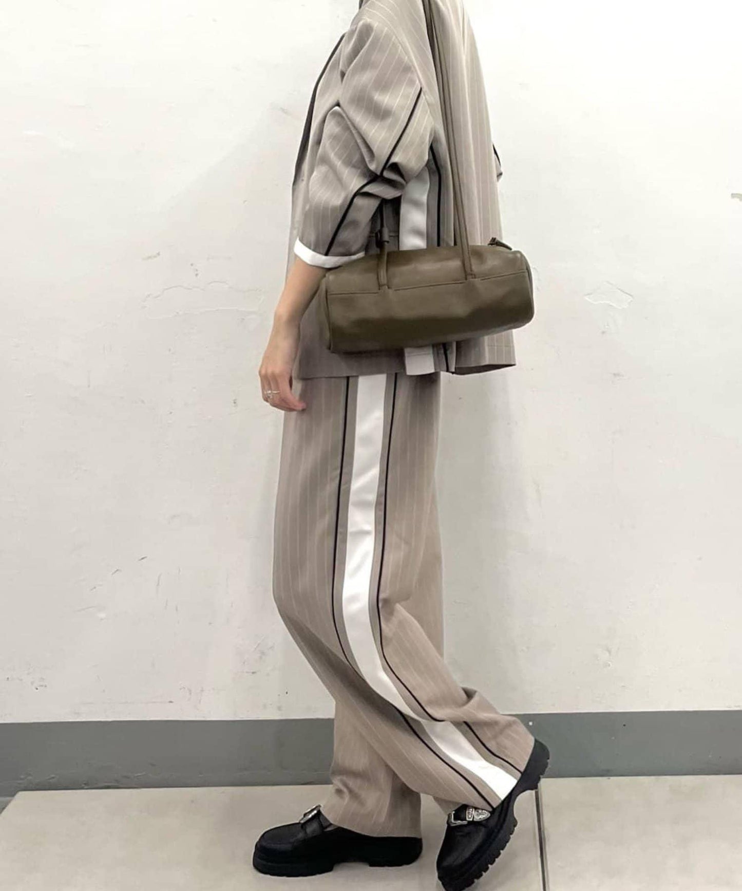 《韓國發/本革/潮流》【YURT(尤爾特)】TOMM盒子肩揹包