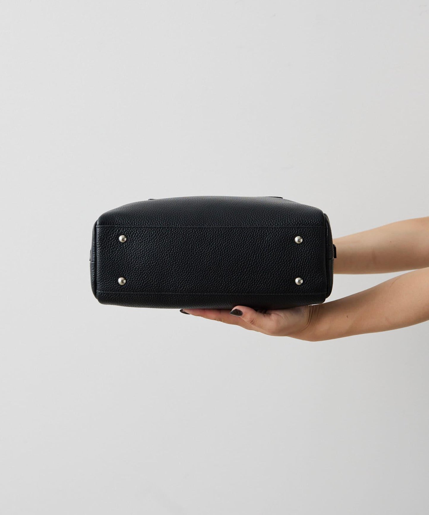 真皮/500毫升寵物瓶也能放入!/帶肩帶/兩用 鉚釘波士頓包