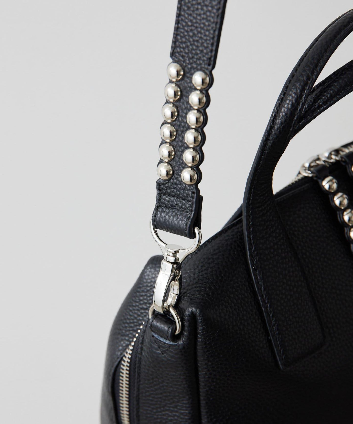 真皮/500毫升寵物瓶也能放入!/帶肩帶/兩用 鉚釘波士頓包