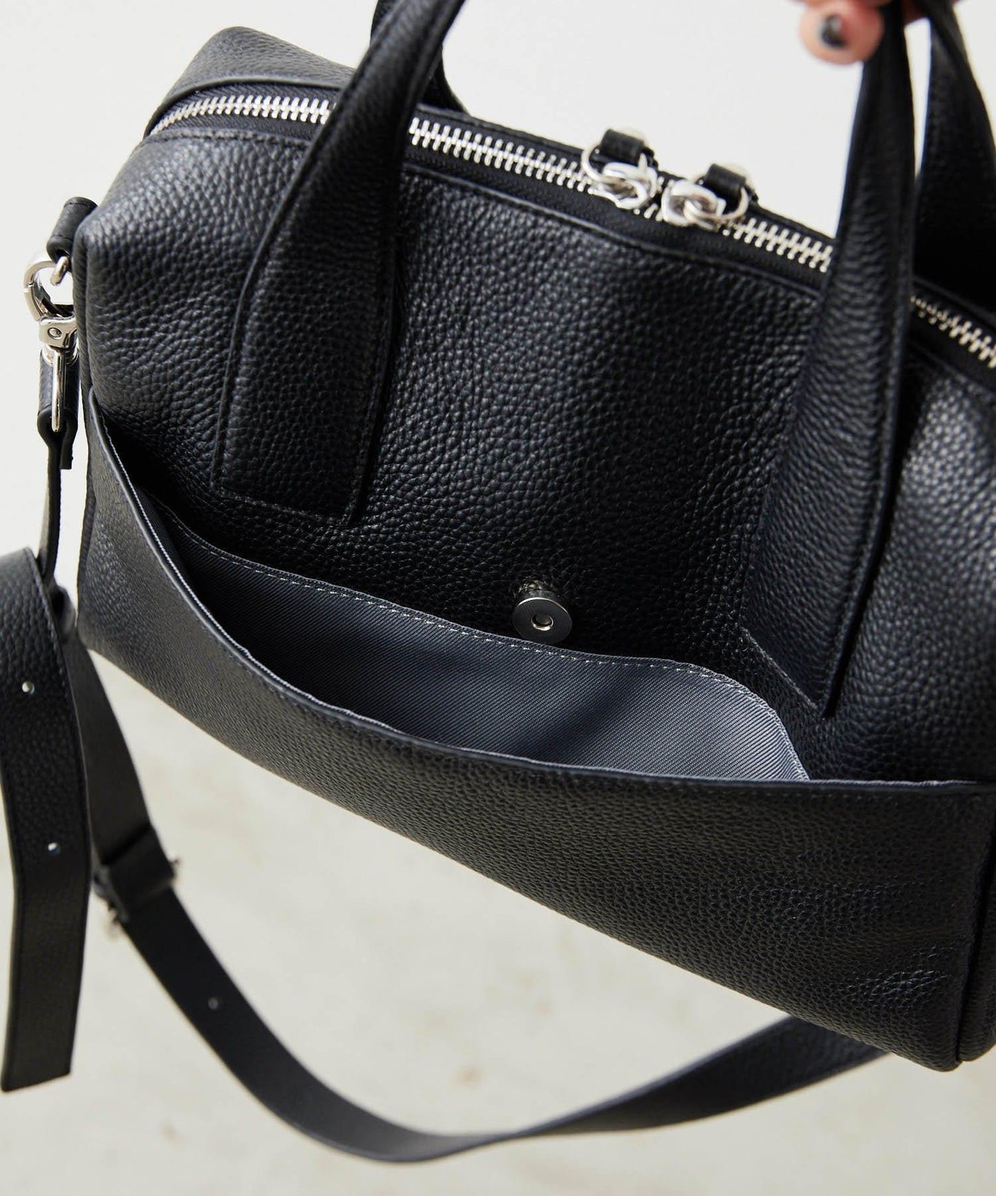 真皮/500毫升寵物瓶也能放入!/帶肩帶/兩用 鉚釘波士頓包