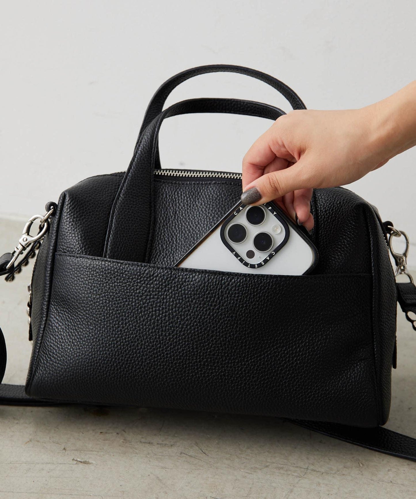 真皮/500毫升寵物瓶也能放入!/帶肩帶/兩用 鉚釘波士頓包