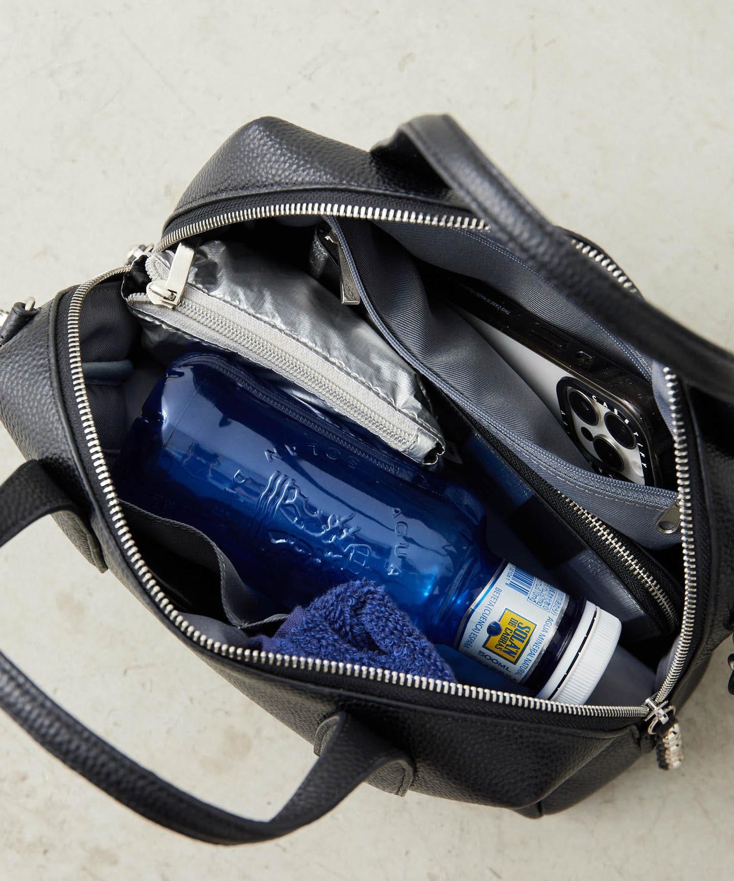 真皮/500毫升寵物瓶也能放入!/帶肩帶/兩用 鉚釘波士頓包