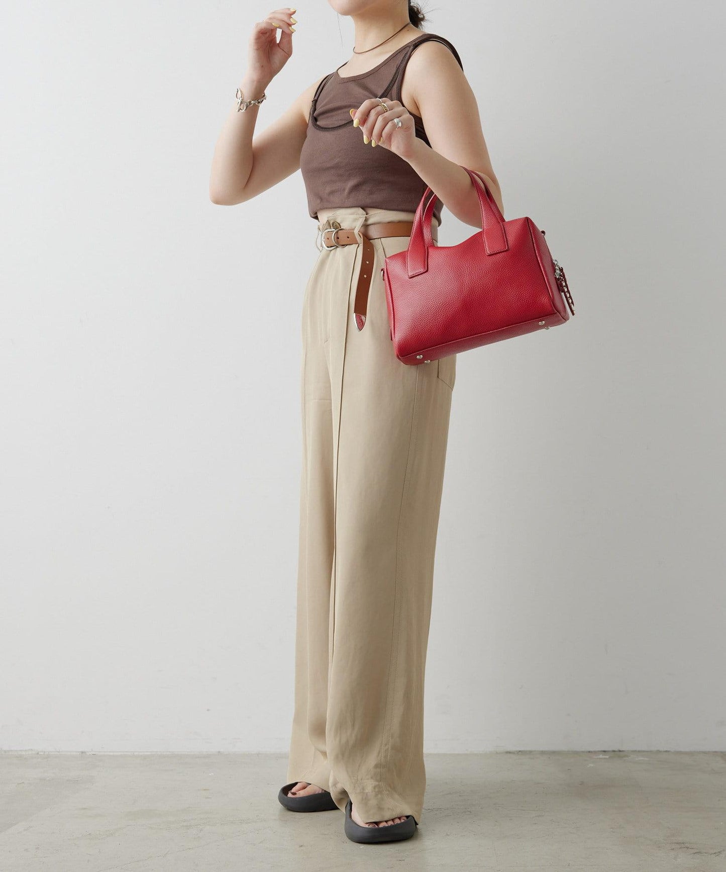 真皮/500毫升寵物瓶也能放入!/帶肩帶/兩用 鉚釘波士頓包