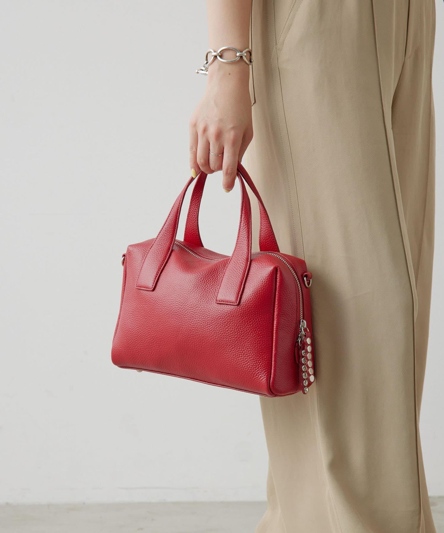 真皮/500毫升寵物瓶也能放入!/帶肩帶/兩用 鉚釘波士頓包